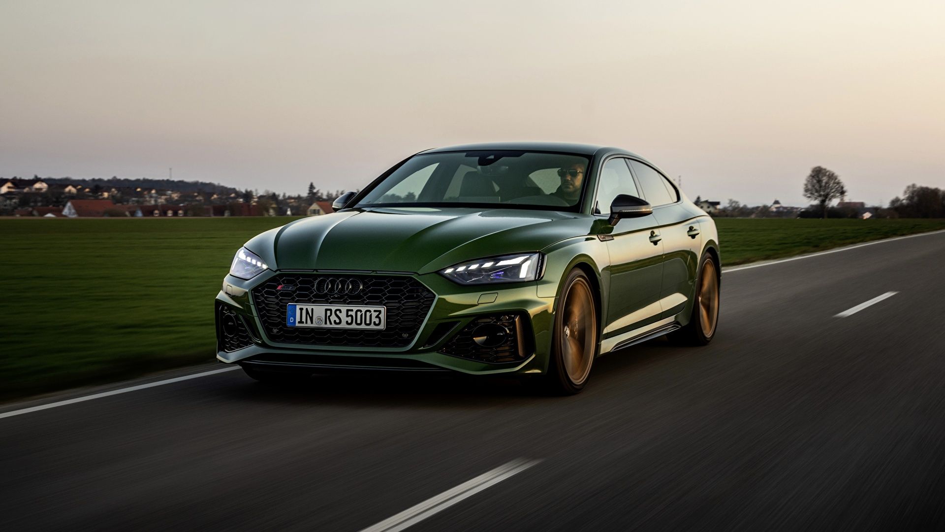 Audi RS5 Sportback, Grün, Landstraße, Fahraufnahme, Dämmerung, Full HD, Breitbild-Hintergrundbild