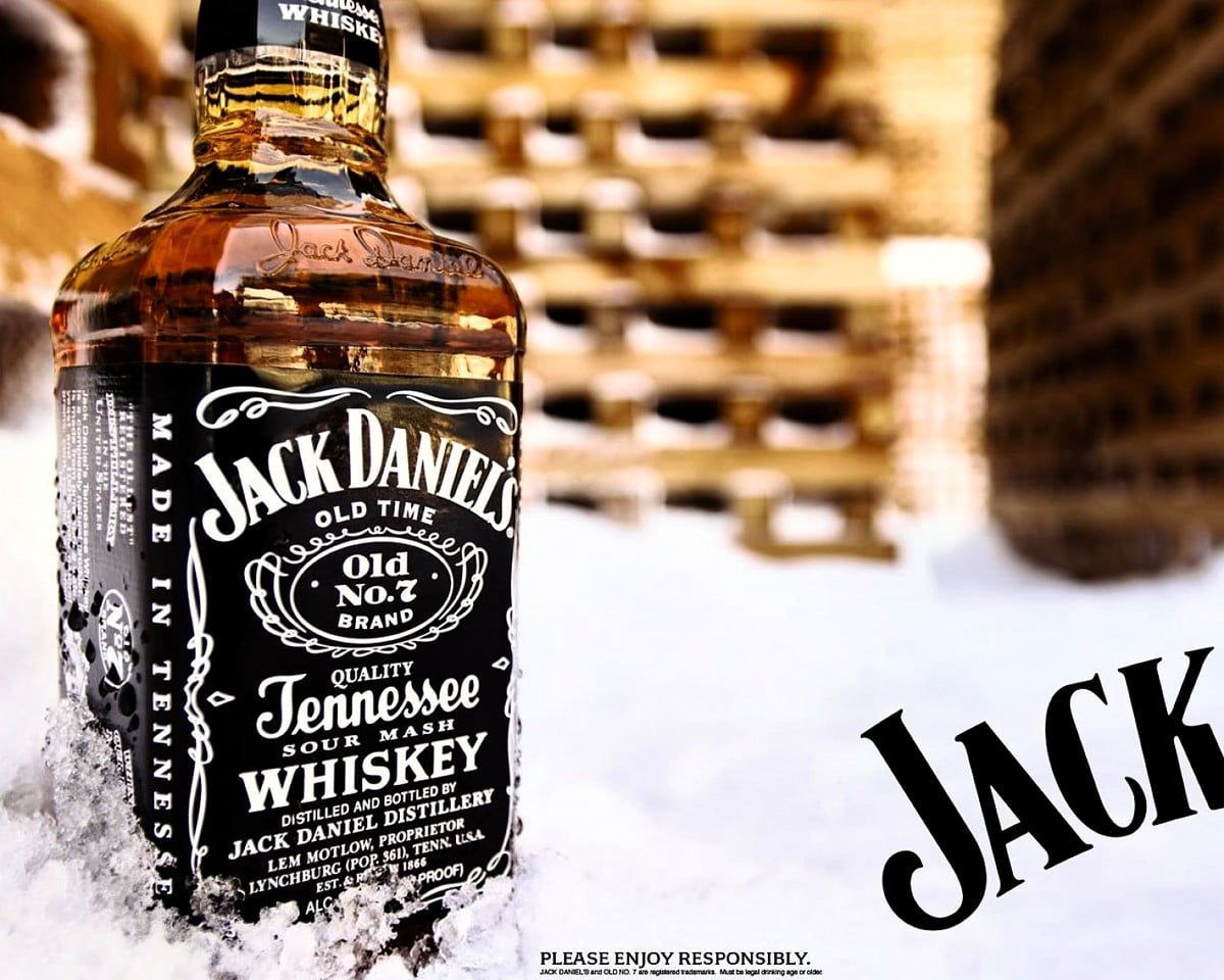Jack Daniel's, Tennessee Whiskey, Whiskeyflasche, Schnee, Werbung, Hintergrundbild