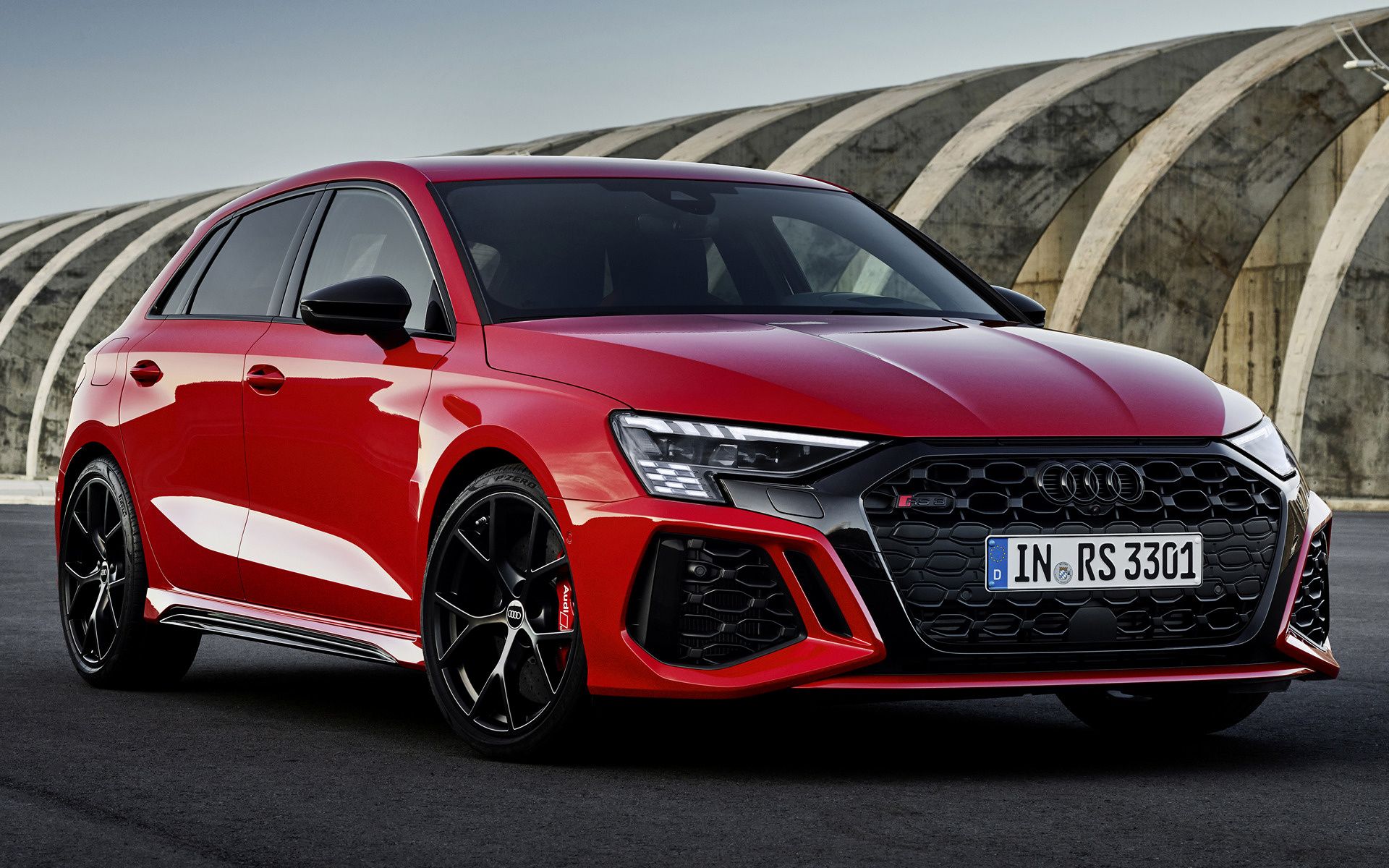 Audi RS3 Sportback, Kompaktwagen, Rot, Frontansicht, Hallendach, Full HD, Windows-Hintergrundbild
