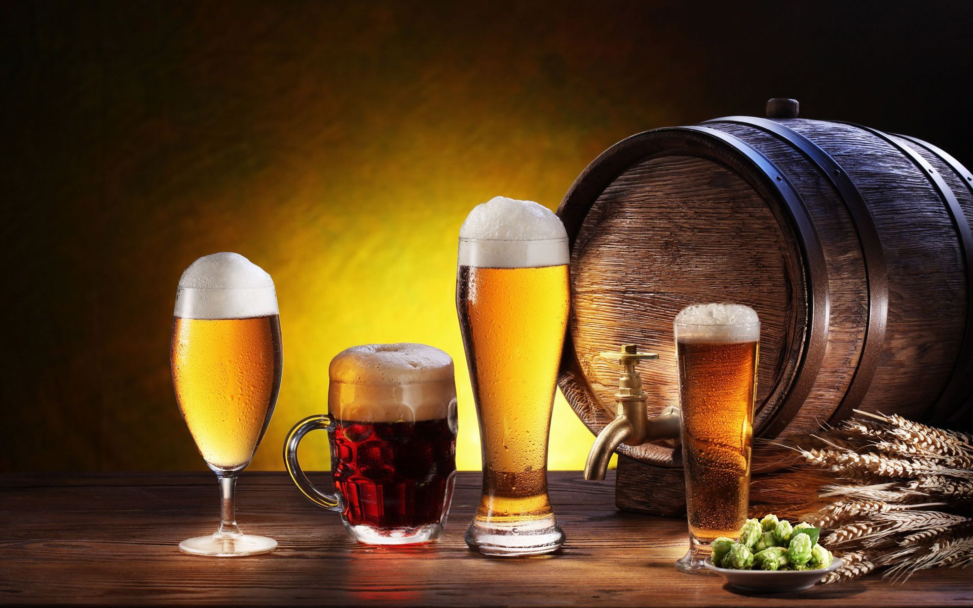 Holzfass, Biersorten, Dunkles Bier, Weizenbier, Hopfen, Stillleben, Full HD, Breitbild-Hintergrundbild