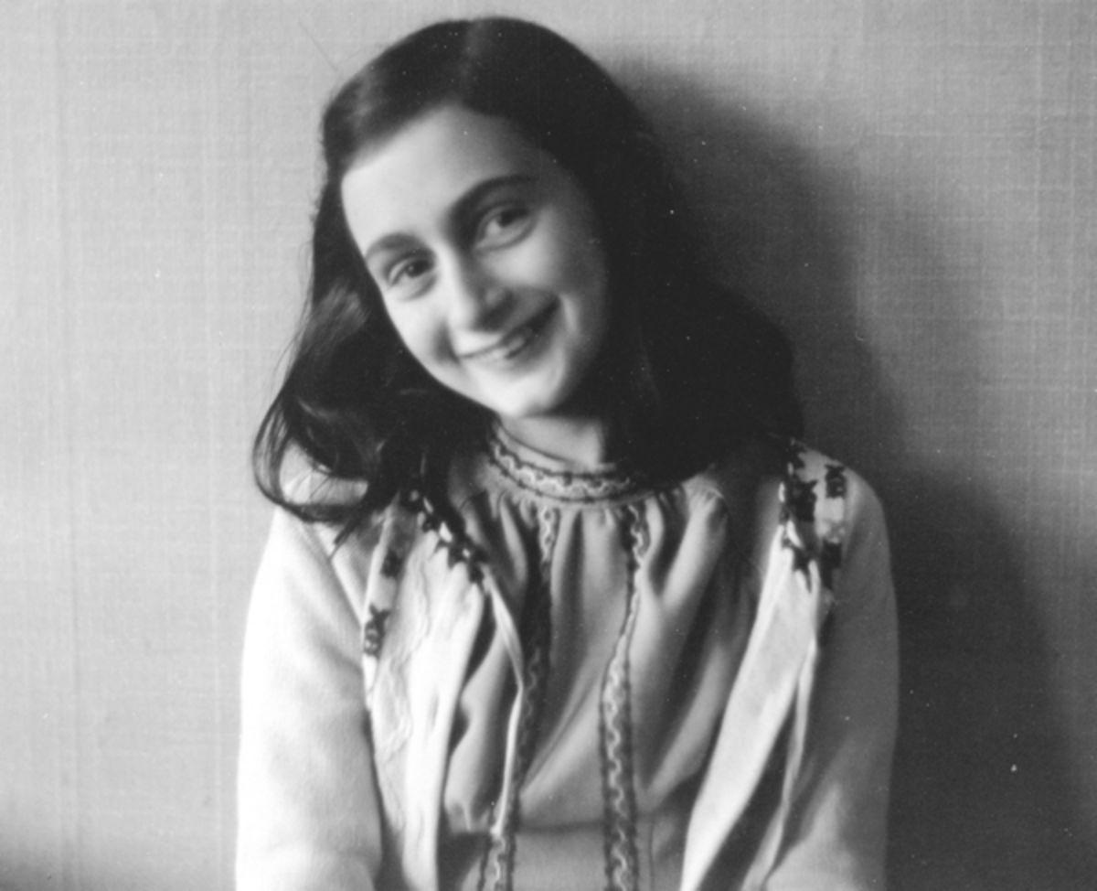 Anne Frank, Lächeln, Porträt, Schwarz-Weiß, Historisches Foto, Hintergrundbild