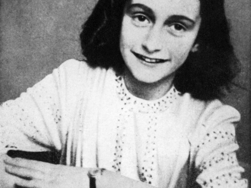 Anne Frank, Lächeln, Porträt, Schwarz-Weiß, Hintergrundbild für iPad und Tablet