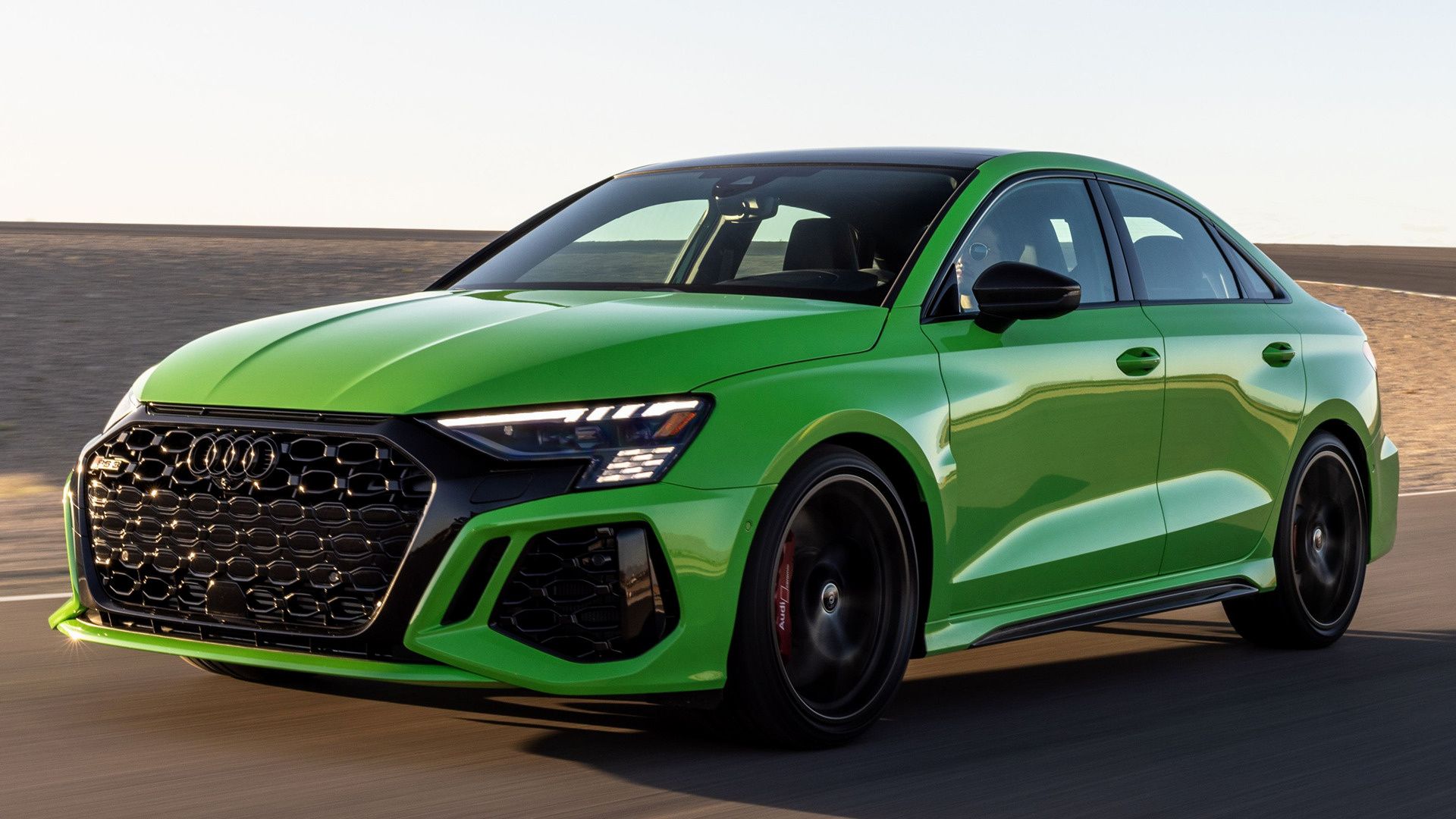 Audi RS3 Limousine, Grün, Sportlimousine, Sonnenuntergang, Dreiviertelansicht, 1080p Wallpaper