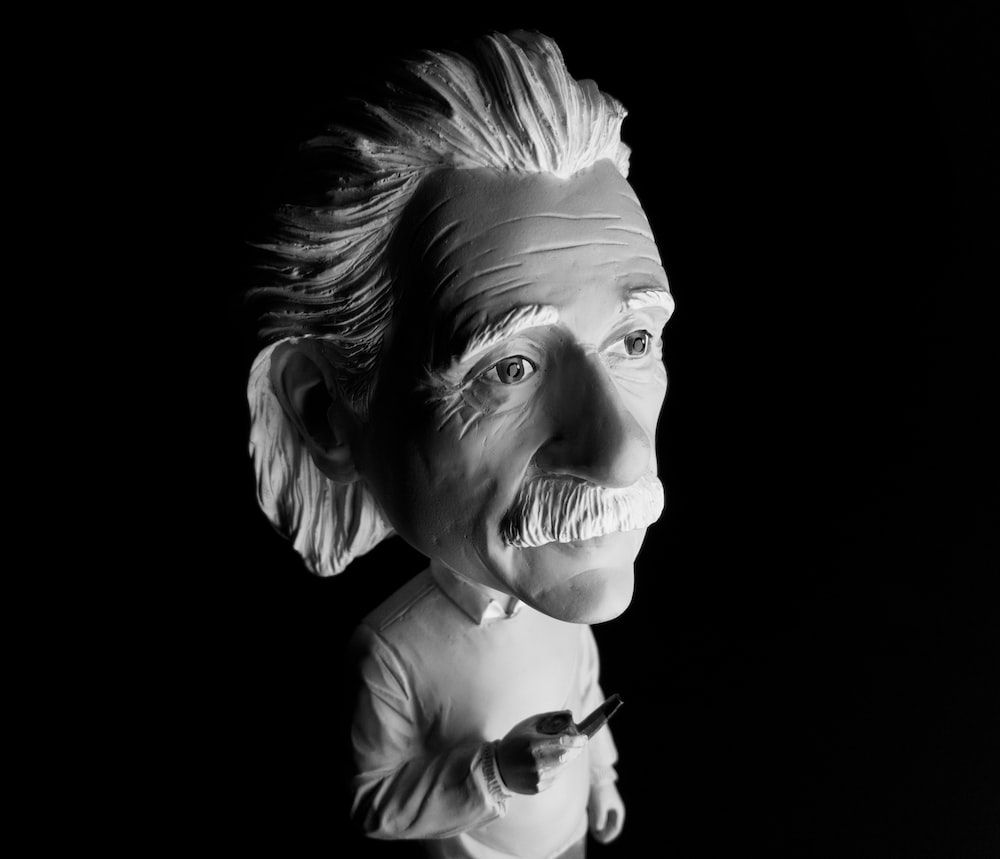 Albert Einstein, Wackelkopf-Figur, Schwarzweiß, Schwarzer Hintergrund, Wallpaper
