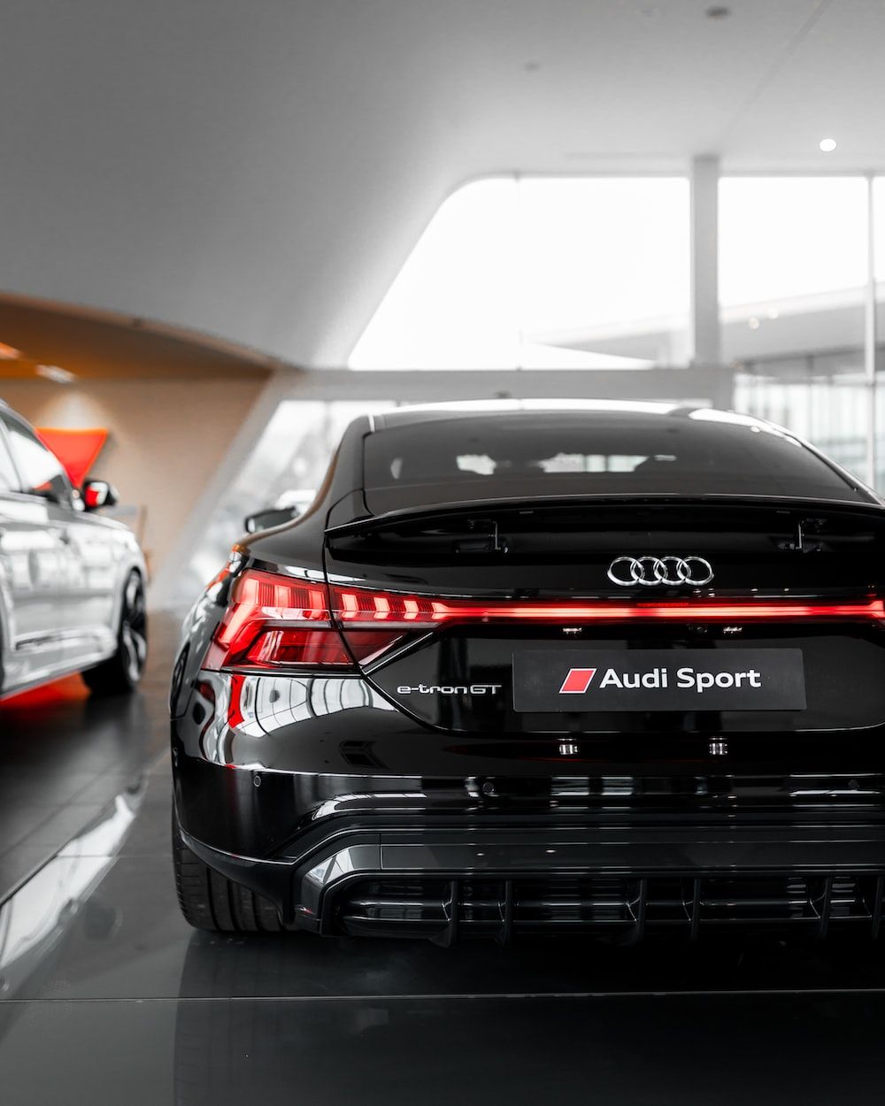 Audi Sport, Heckansicht, Schwarz, Showroom, Rückleuchten, HD, Tablet-Hintergrund