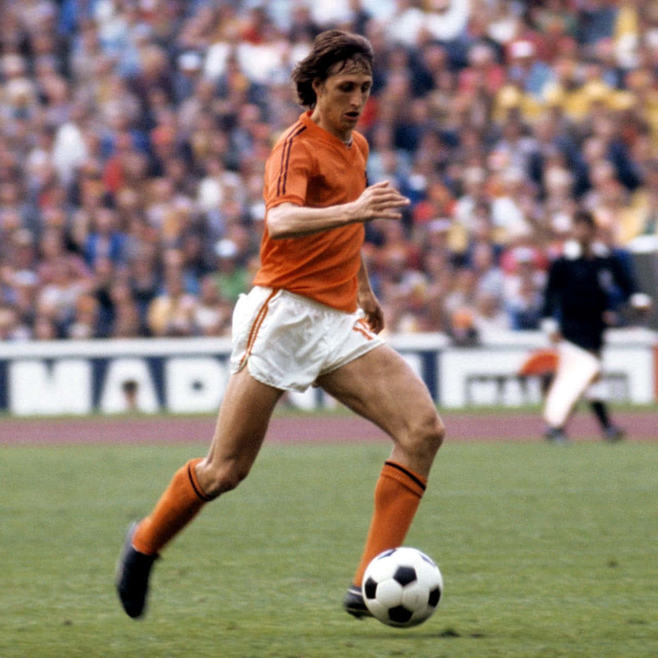 Johan Cruyff, Niederlande, Dribbling, Ball, Stadion, HD, Hintergrundbild fürs Tablet