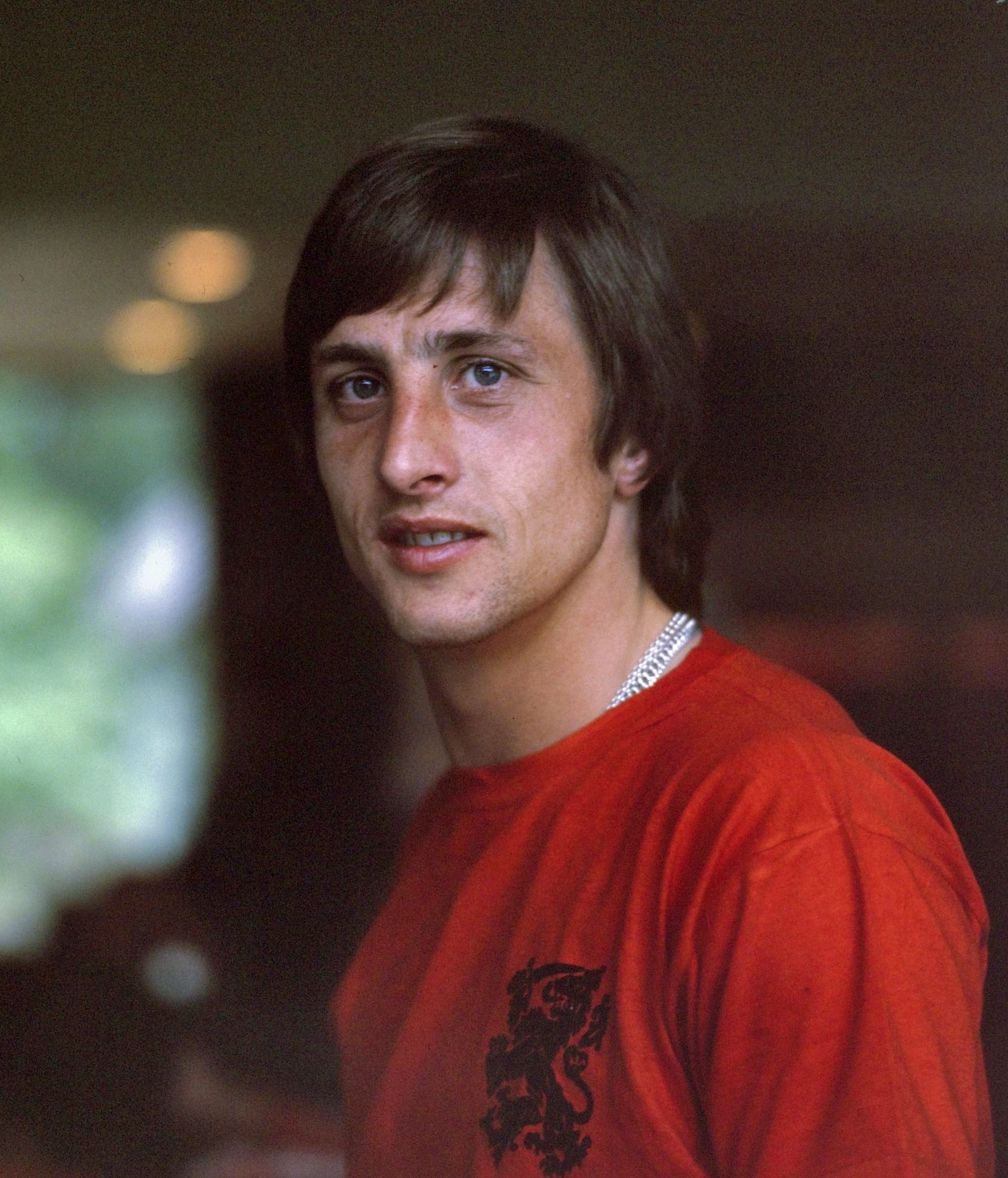Johan Cruyff, Niederlande, Porträt, Retro, Rot, QHD+, iPad-Hintergrundbild