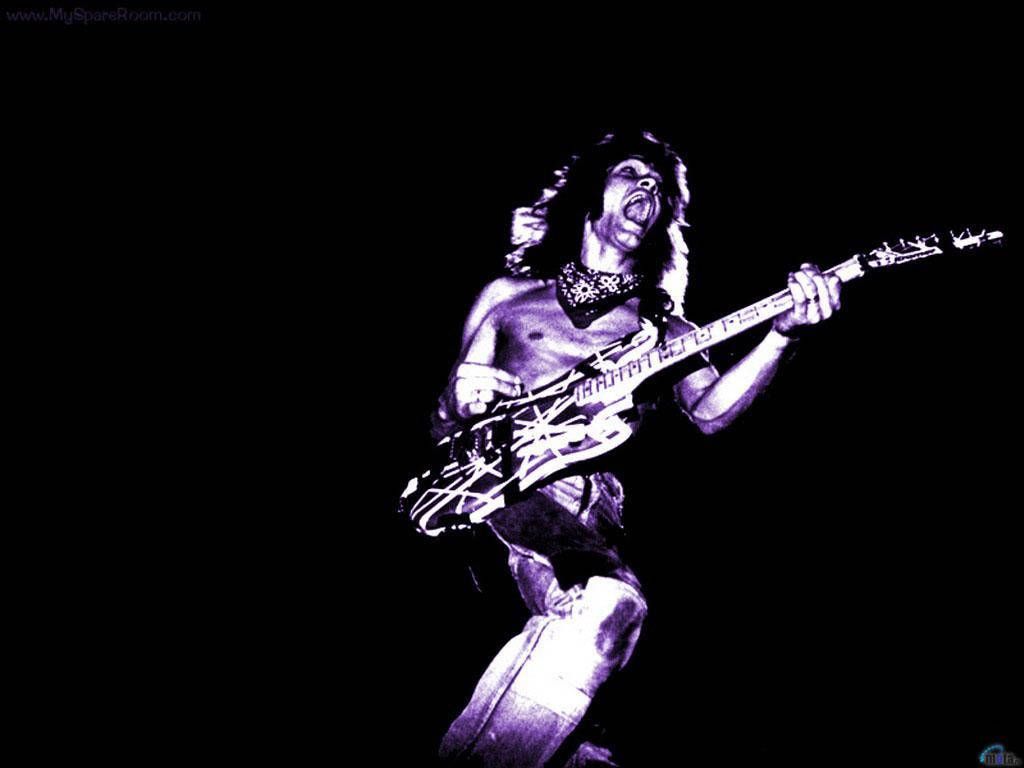 Eddie Van Halen, Lila Licht, Gitarrist, Schwarzer Hintergrund, Bühne, Wallpaper