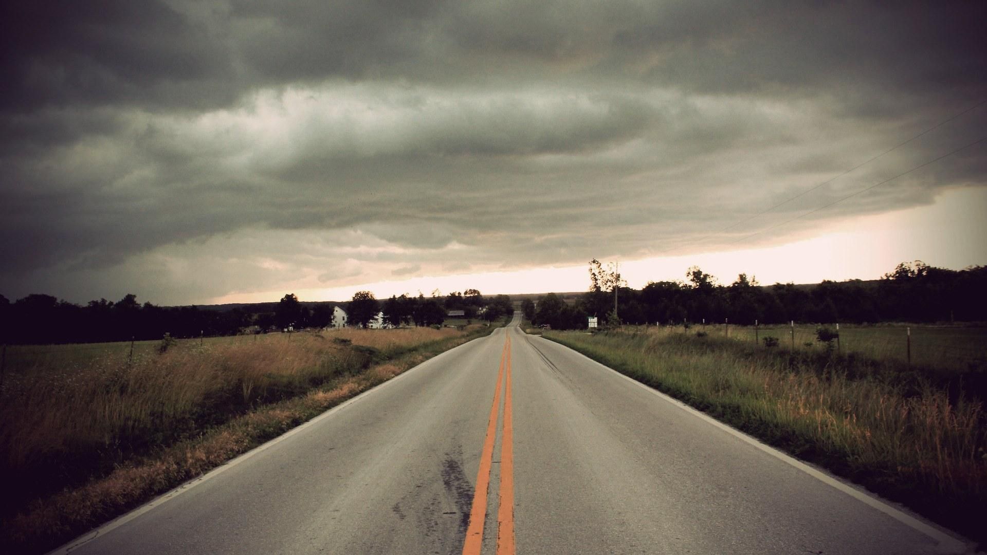 Landstraße, Gewitterwolken, Gelbe Mittellinie, Weite, Düster, Vignette, Full HD, Breitbild-Hintergrundbild