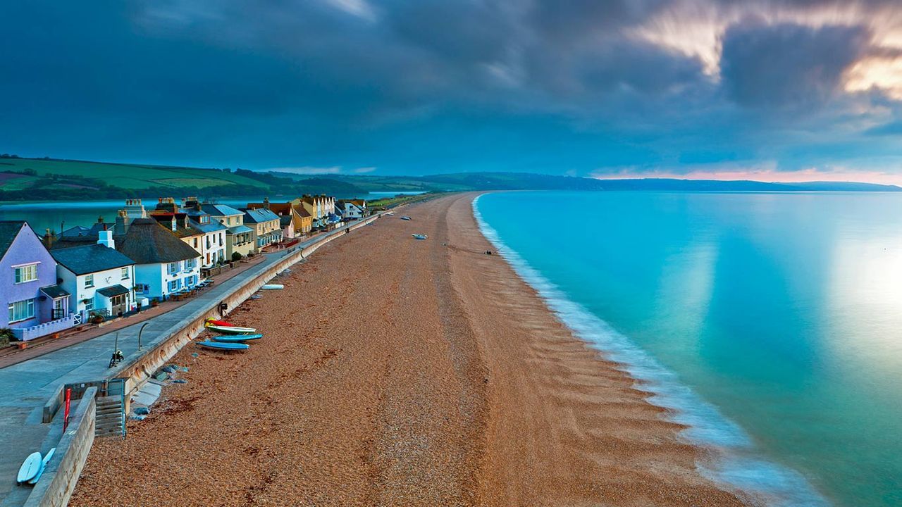 Kiesstrand, Küstenort, Häuser, Meer, Türkis, Küste, HD, Desktop-Hintergrund für Windows