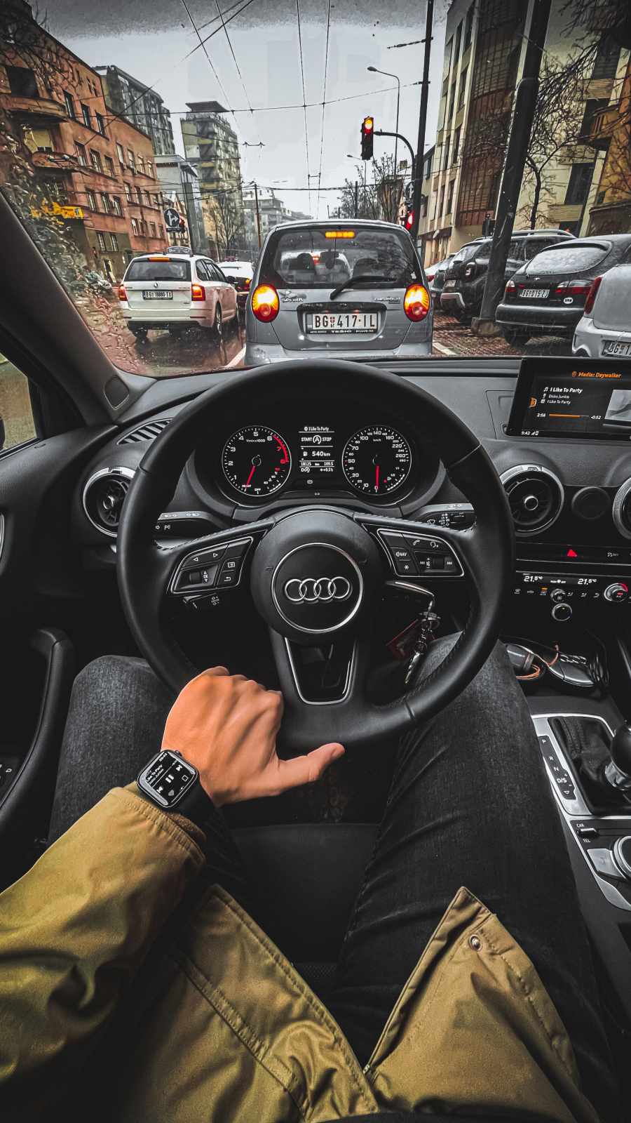 Lenkrad, Cockpit, Innenraum, Fahrerperspektive, Stadtverkehr, HD, iPhone-Hintergrundbild