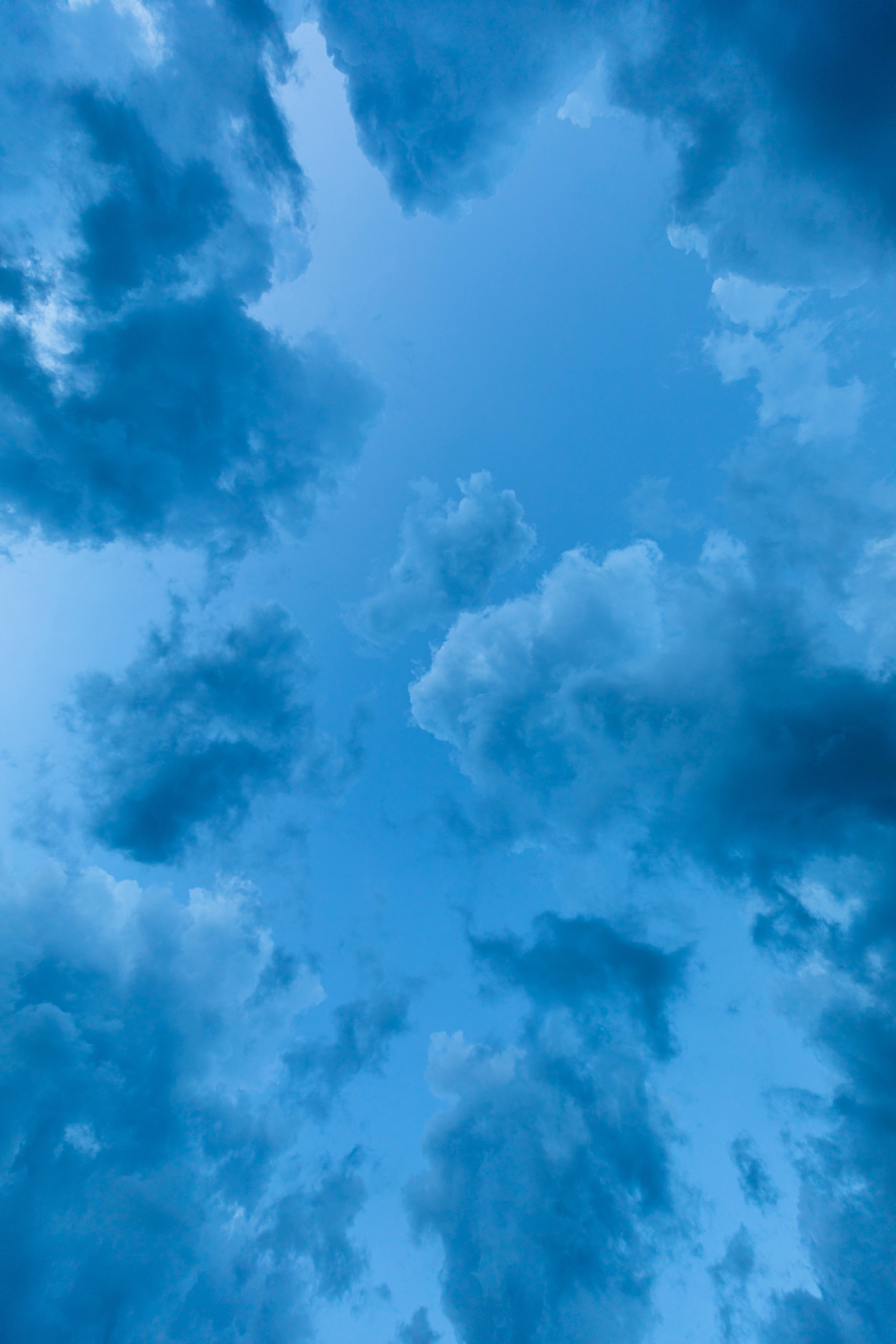 Wolken, Himmel, Hellblau, Verträumt, Hochformat, QHD+, Hintergrundbild fürs Handy