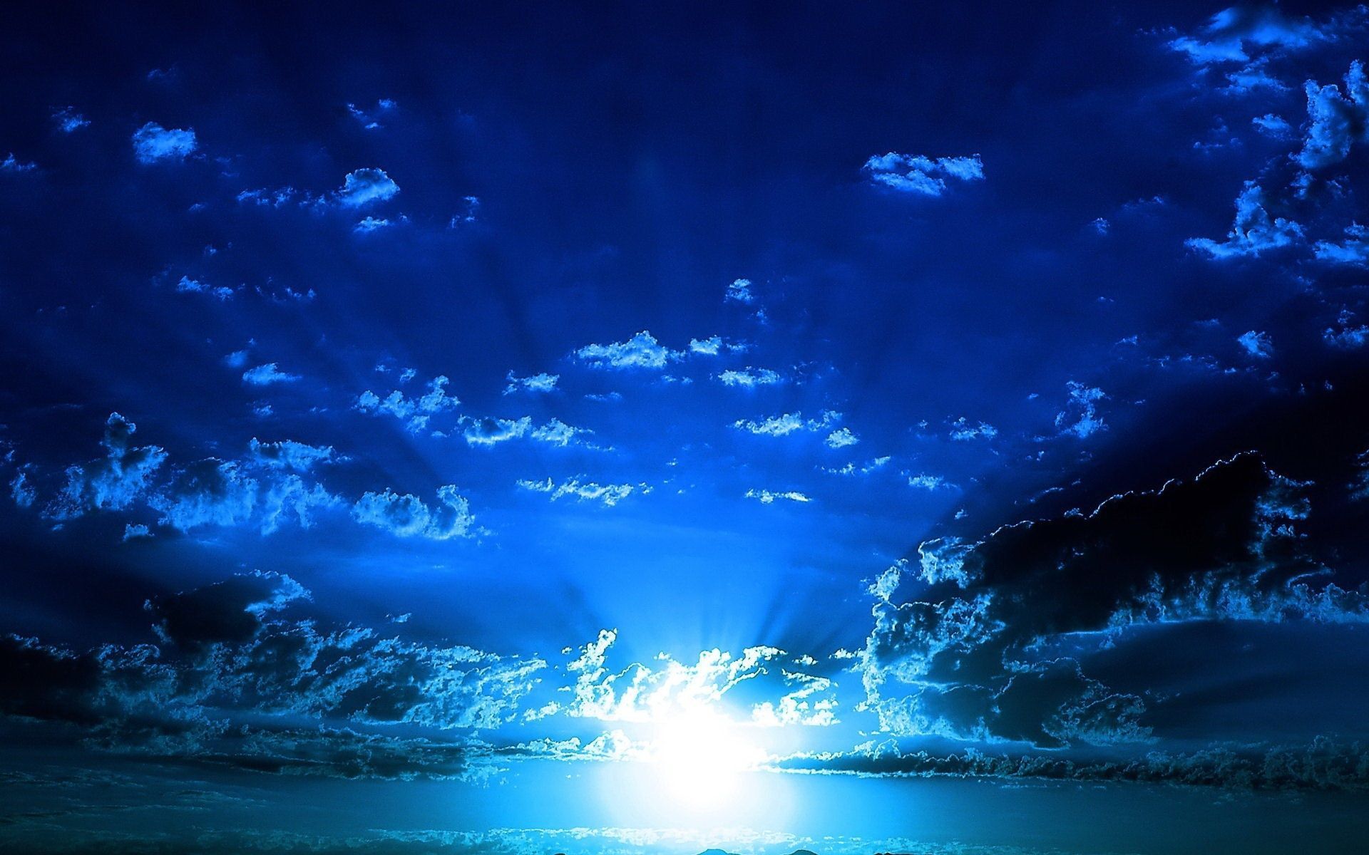 Wolken, Sonnenstrahlen, Himmel, Dunkelblau, Dramatisch, 16:10, Full-HD-Hintergrundbild für den Desktop