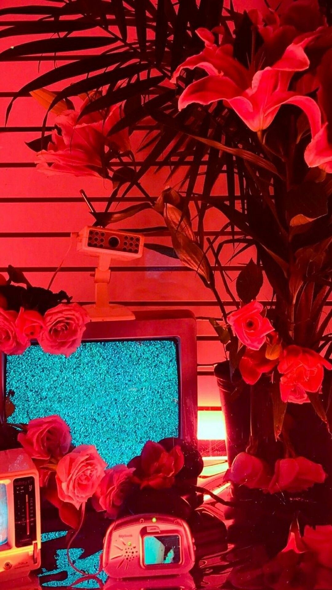 Retro-Fernseher, Pflanzen, Rotes Licht, Vaporwave, Full HD, Handy-Hintergrund im Hochformat