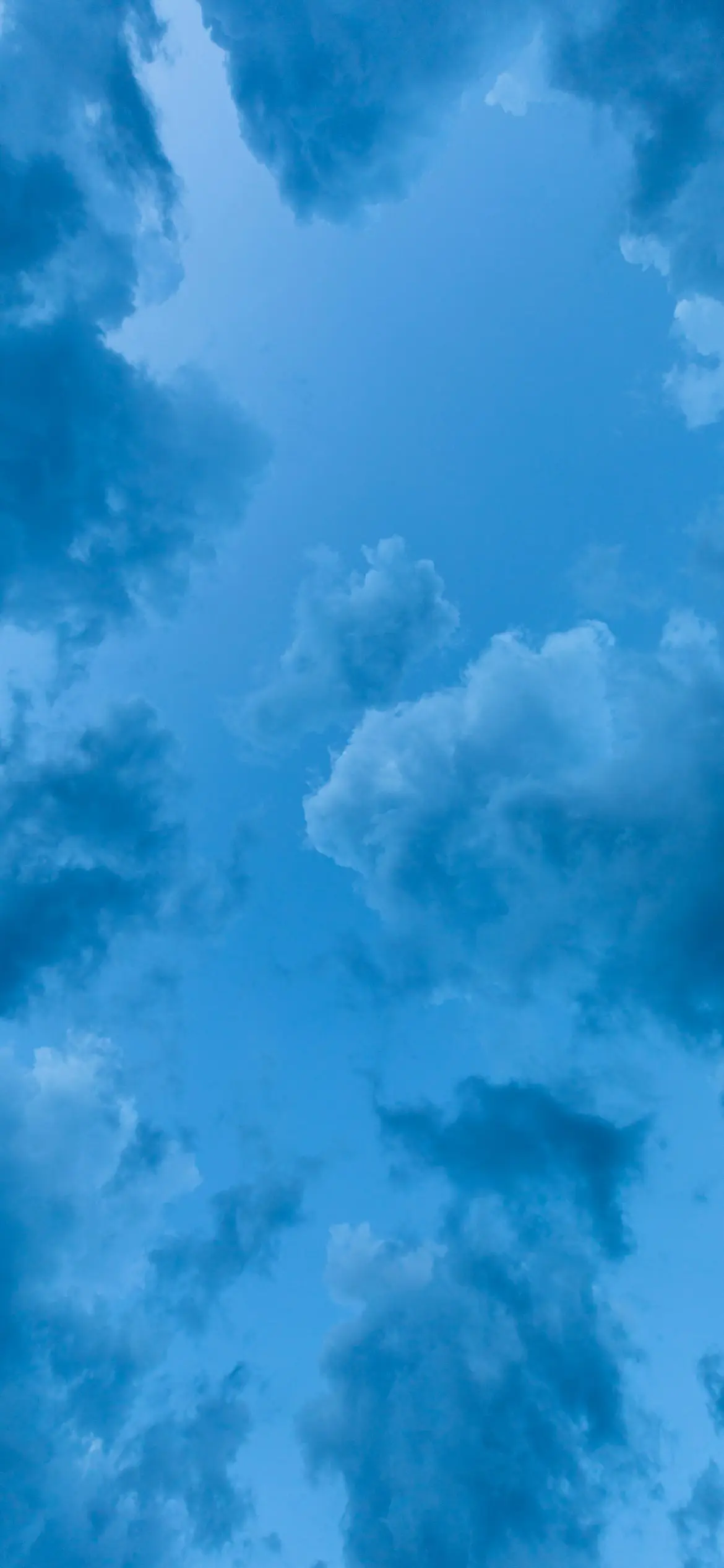 Wolken, Himmel, Blau, Froschperspektive, Hochformat, Full HD, Hintergrundbild fürs Handy