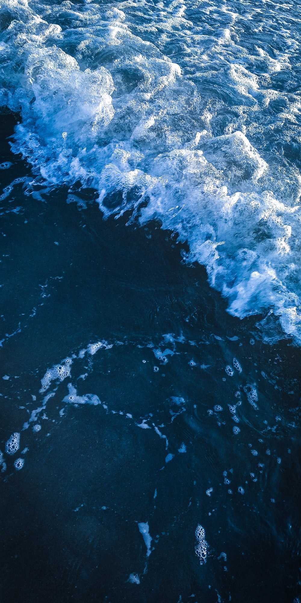 Meer, Welle, Gischt, Dunkelblau, Hochformat, HD, Sperrbildschirm fürs iPhone