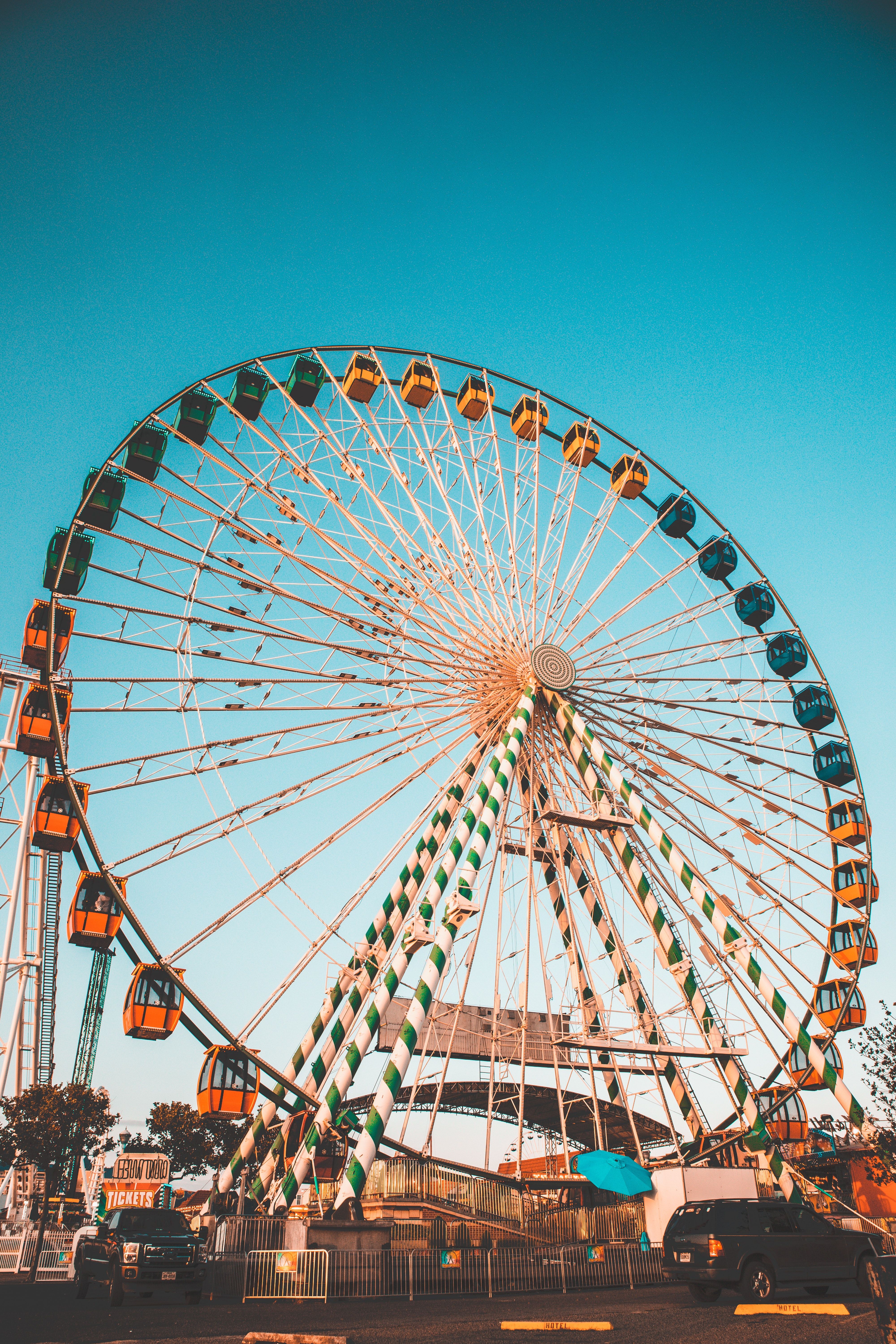 Riesenrad, Türkiser Himmel, Jahrmarkt, Bunt, Sommer, Hintergrundbild für iPhone und Android