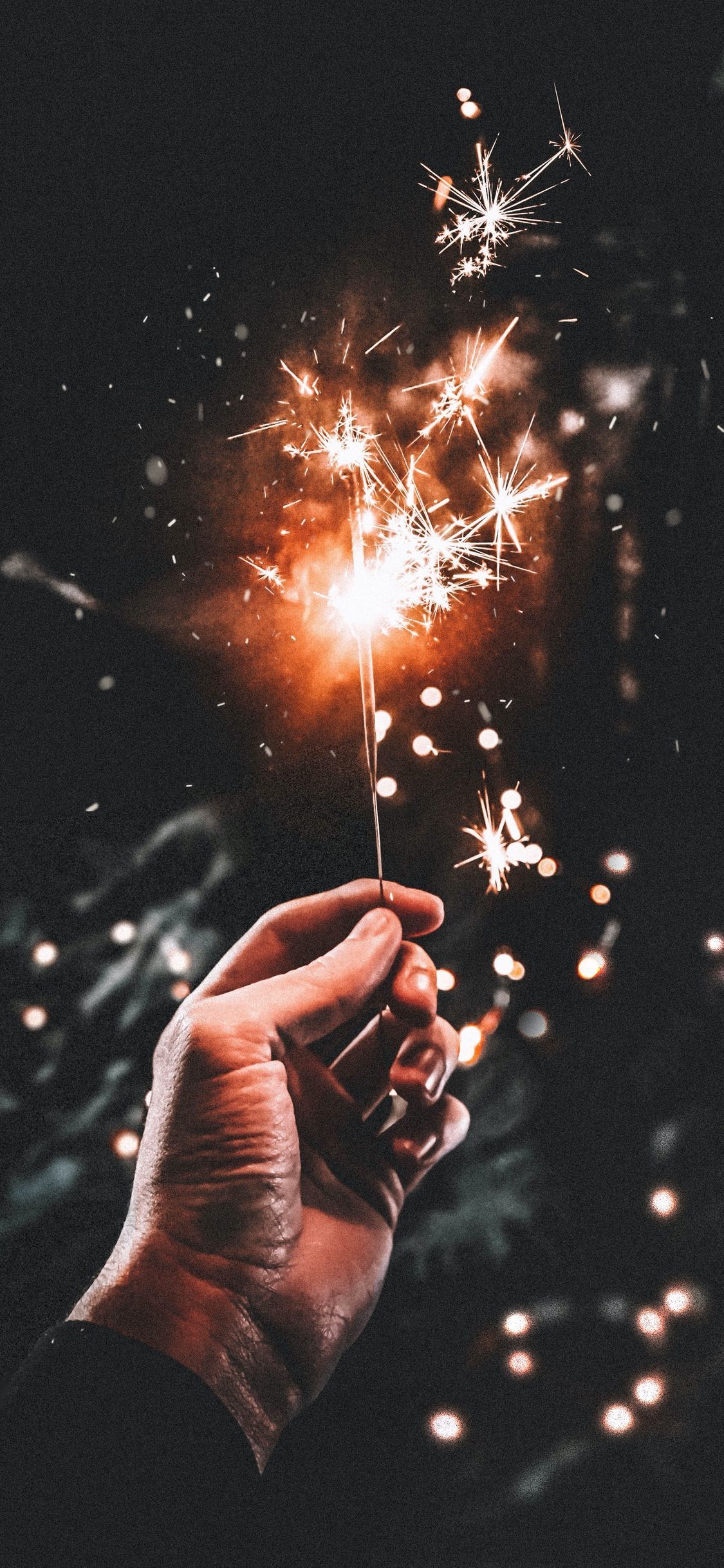 Wunderkerze, Hand, Funken, Dunkel, Full HD, Hintergrundbild fürs Handy