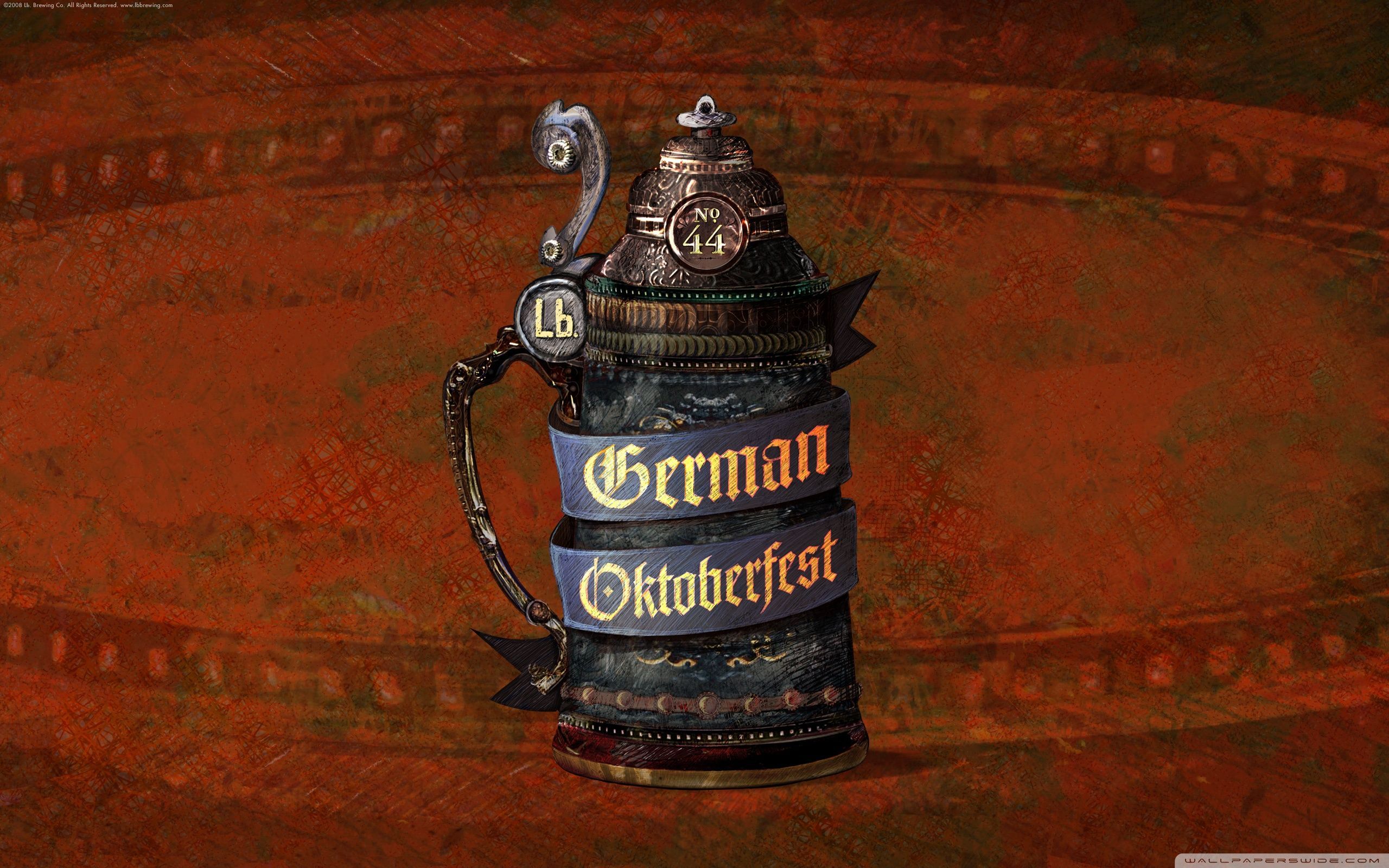 Oktoberfest, Bierkrug, Zinndeckel, Rotbraun, Stillleben, 2K, MacBook-Hintergrundbild