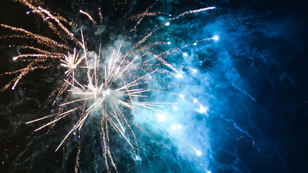 Feuerwerk, Blau, Weiß, Funken, 16:9, HD-Hintergrundbild für den Desktop