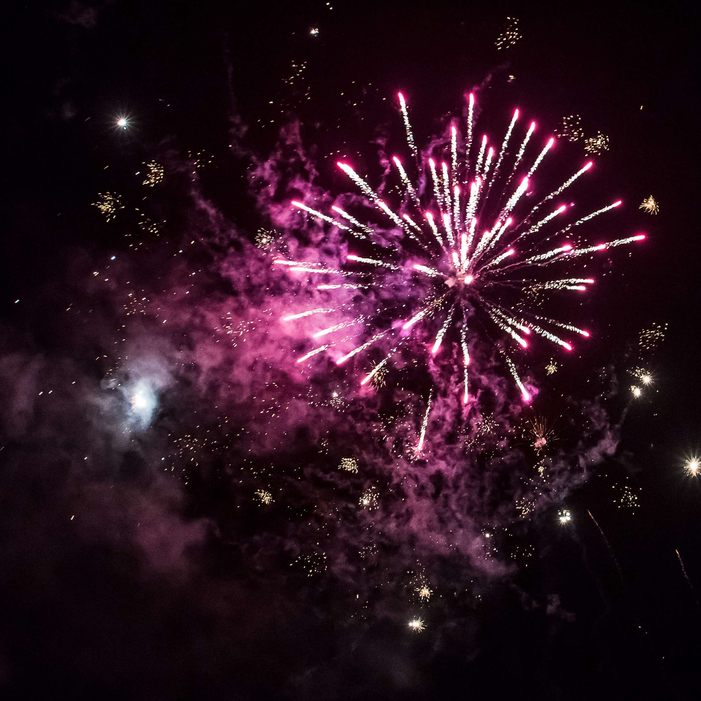 Feuerwerk, Pink, Rauch, Nacht, Full HD, Hintergrundbild fürs Tablet