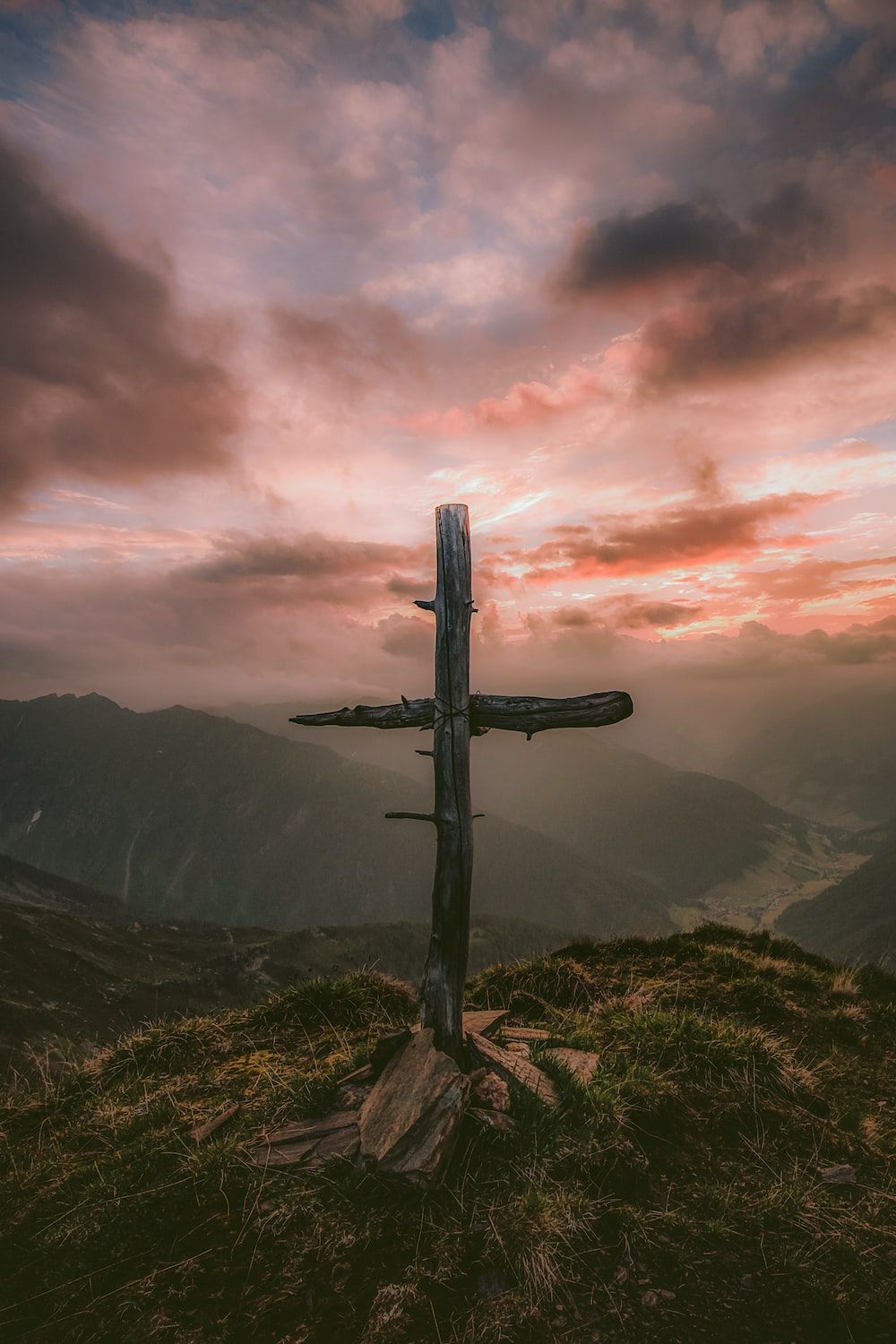 Gipfelkreuz, Berggipfel, Wolken, Sonnenuntergang, Christentum, Sperrbildschirm fürs iPhone