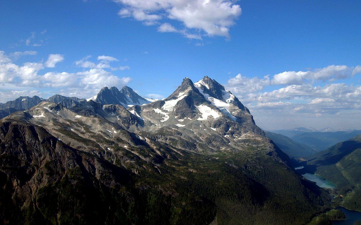 Gebirge, Schneegipfel, Blauer Himmel, Tal, Wolken, Hintergrundbild