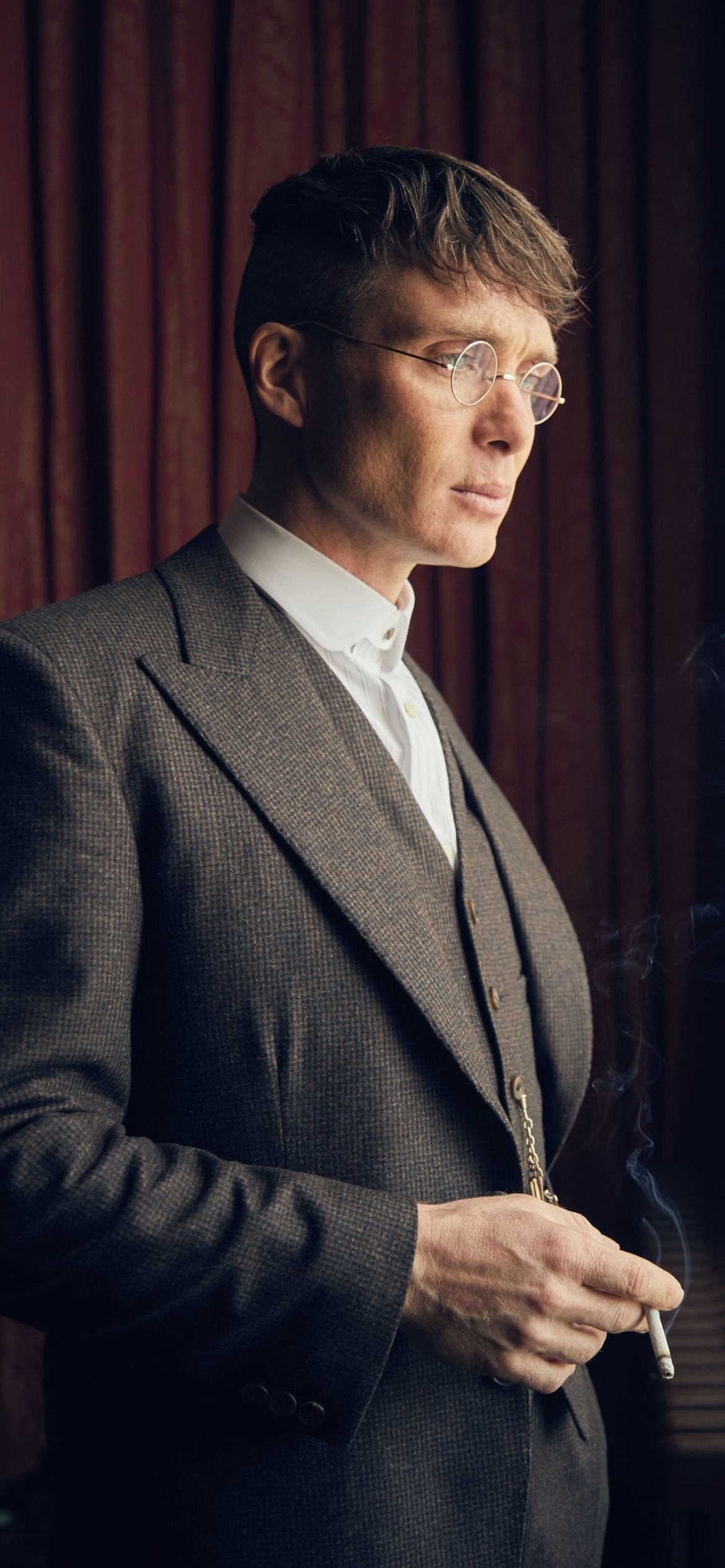 Thomas Shelby, Cillian Murphy, Peaky Blinders, Anzug, Zigarette, 1170x2532, Handy-Hintergrund