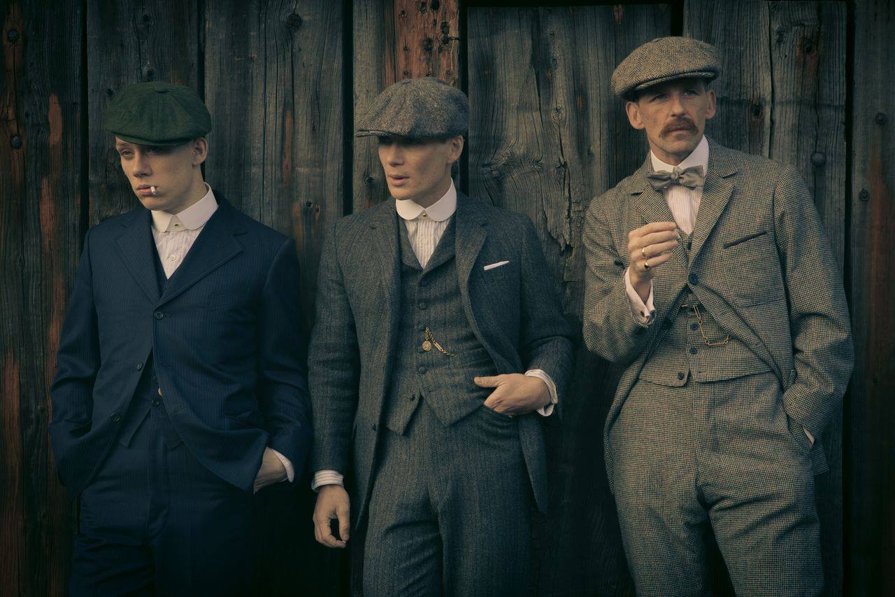 Peaky Blinders, Shelby-Brüder, Thomas Shelby, Arthur Shelby, John Shelby, Holzwand, HD-Hintergrund