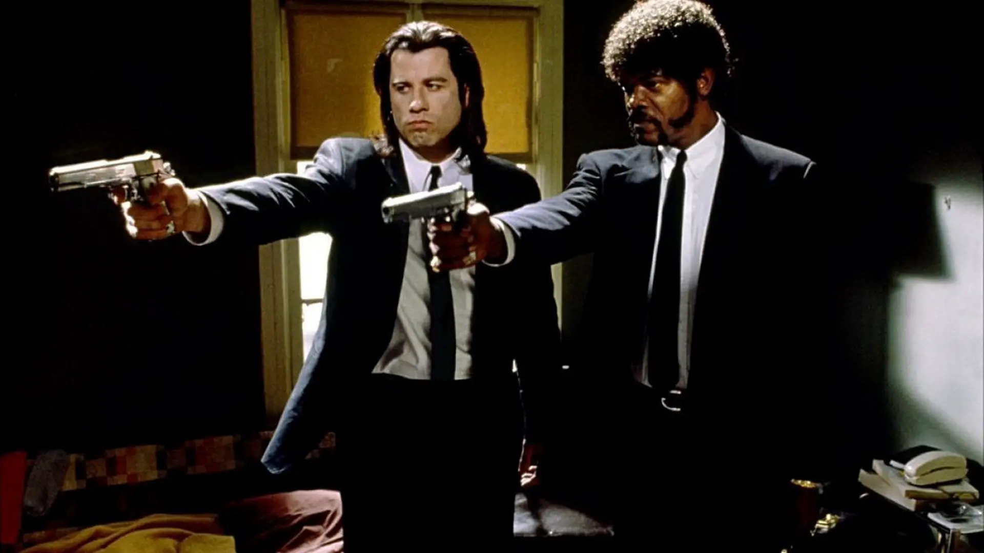 Vincent Vega, Jules Winnfield, John Travolta, Samuel L. Jackson, Pulp Fiction, Pistolen, Ikonische Szene, Full-HD-Hintergrundbild