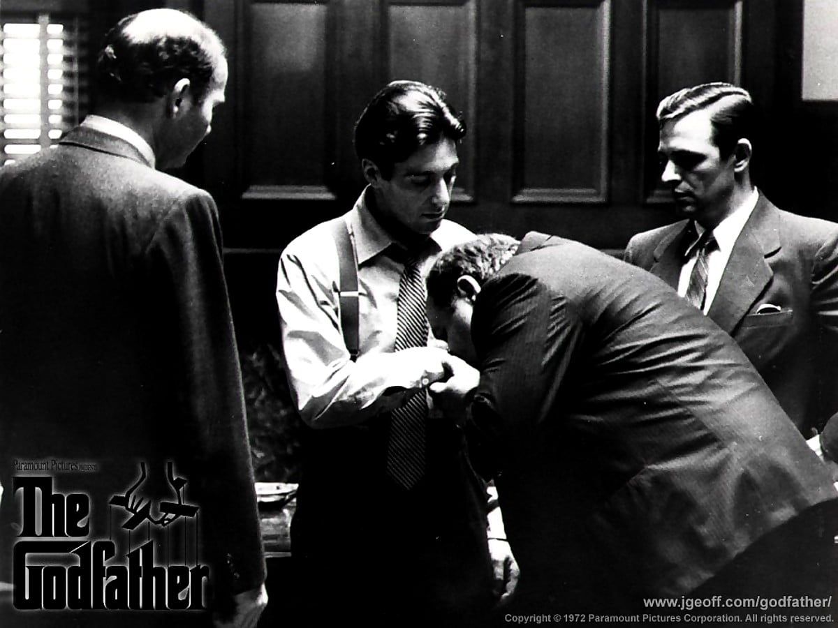 Der Pate, Michael Corleone, Handkuss, Schwarz-Weiß, Filmszene, Hintergrundbild fürs iPad