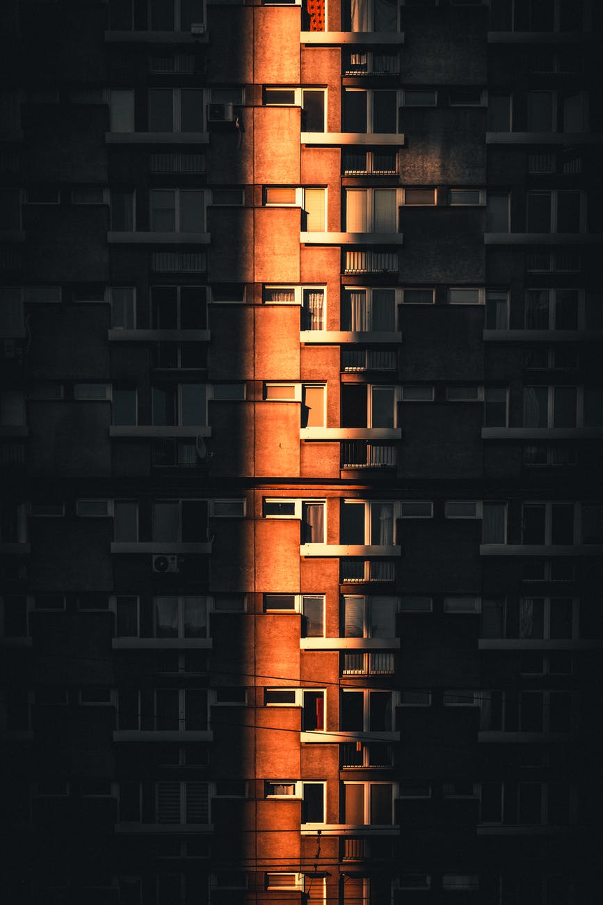 Hochhaus, Fassade, Orange, Dunkel, Architektur, iPhone 18 Pro, Handy-Hintergrundbild