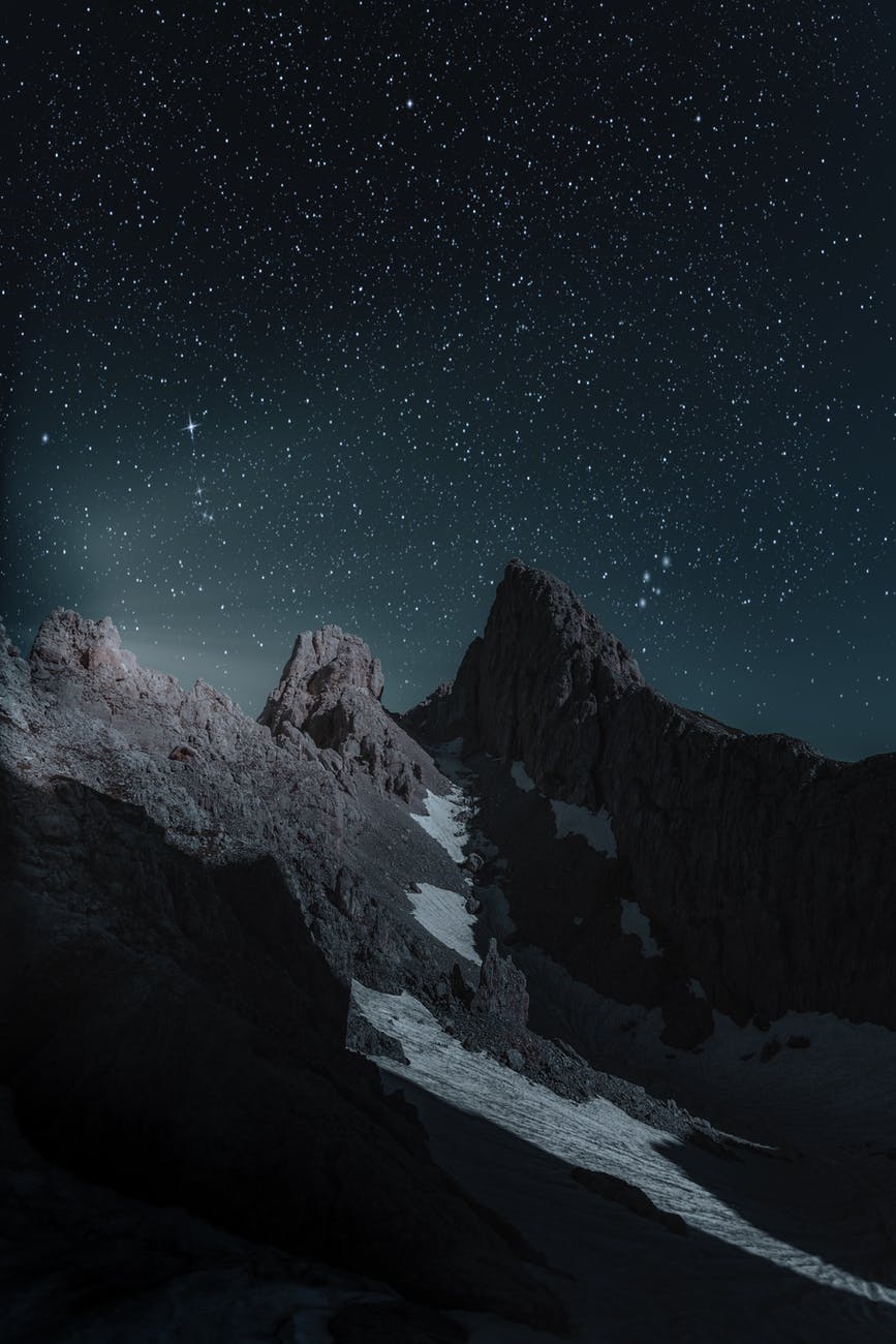 Berge, Schnee, Sternenhimmel, Nacht, Dunkel, Sperrbildschirm fürs iPhone 18 Pro