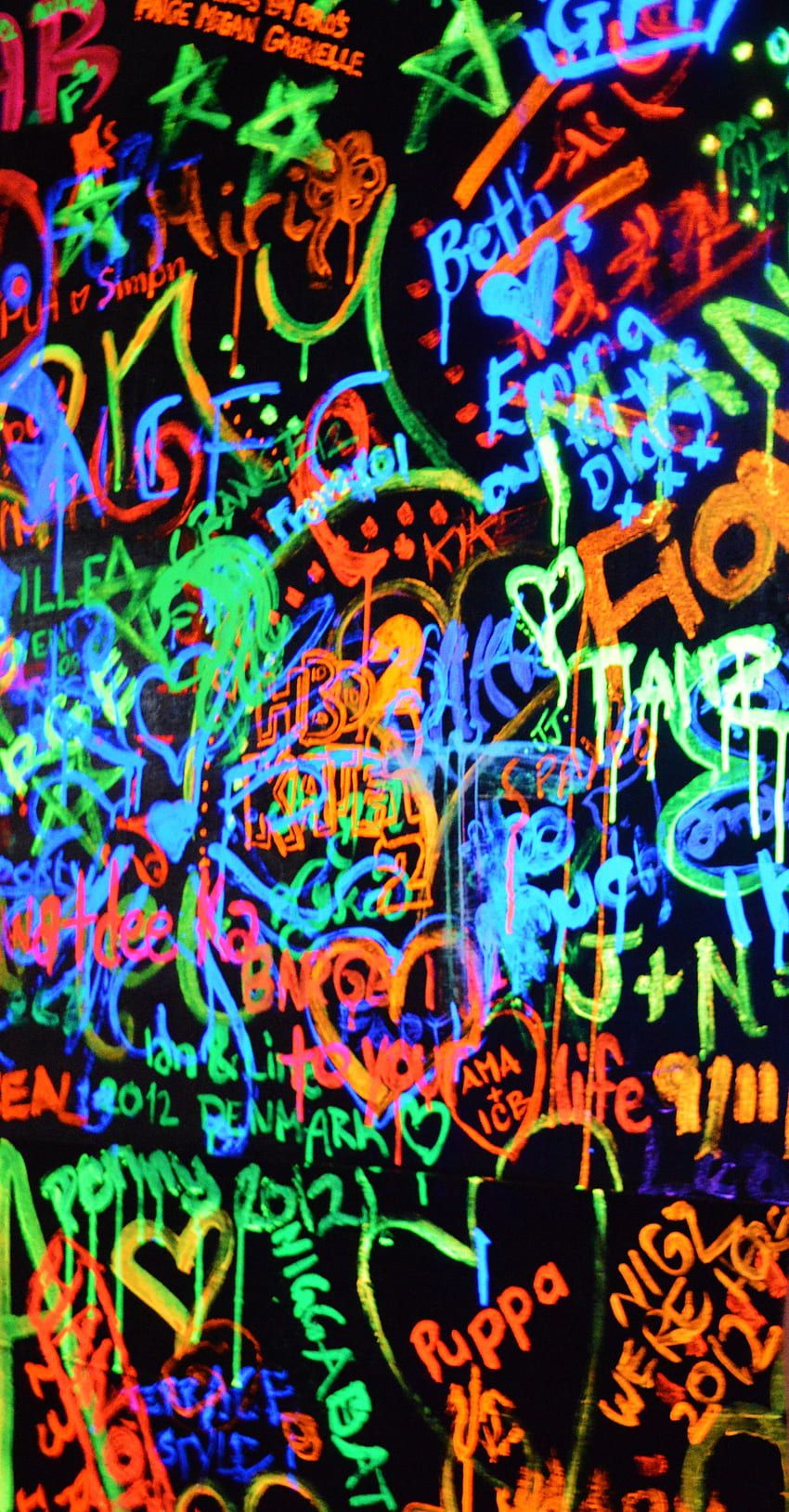 Neonfarben, Tags, Schwarzer Hintergrund, Bunte Schrift, Schriftzüge, Sperrbildschirm fürs iPhone