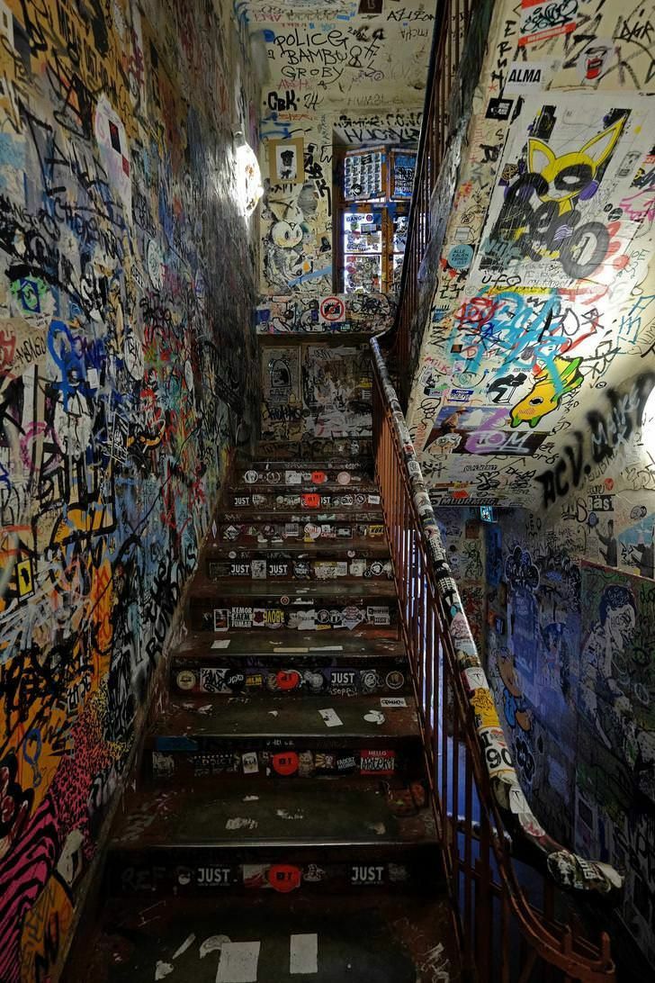 Treppe, Bemalte Wände, Tags, Innenraum, Treppenhaus, HD, Hintergrundbild fürs Handy