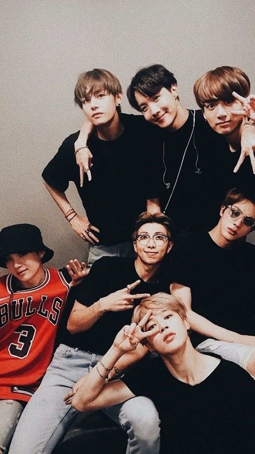 Boygroup, K-Pop, Gruppenfoto, Schwarze Outfits, Junge Männer, HD, iPhone-Hintergrundbild