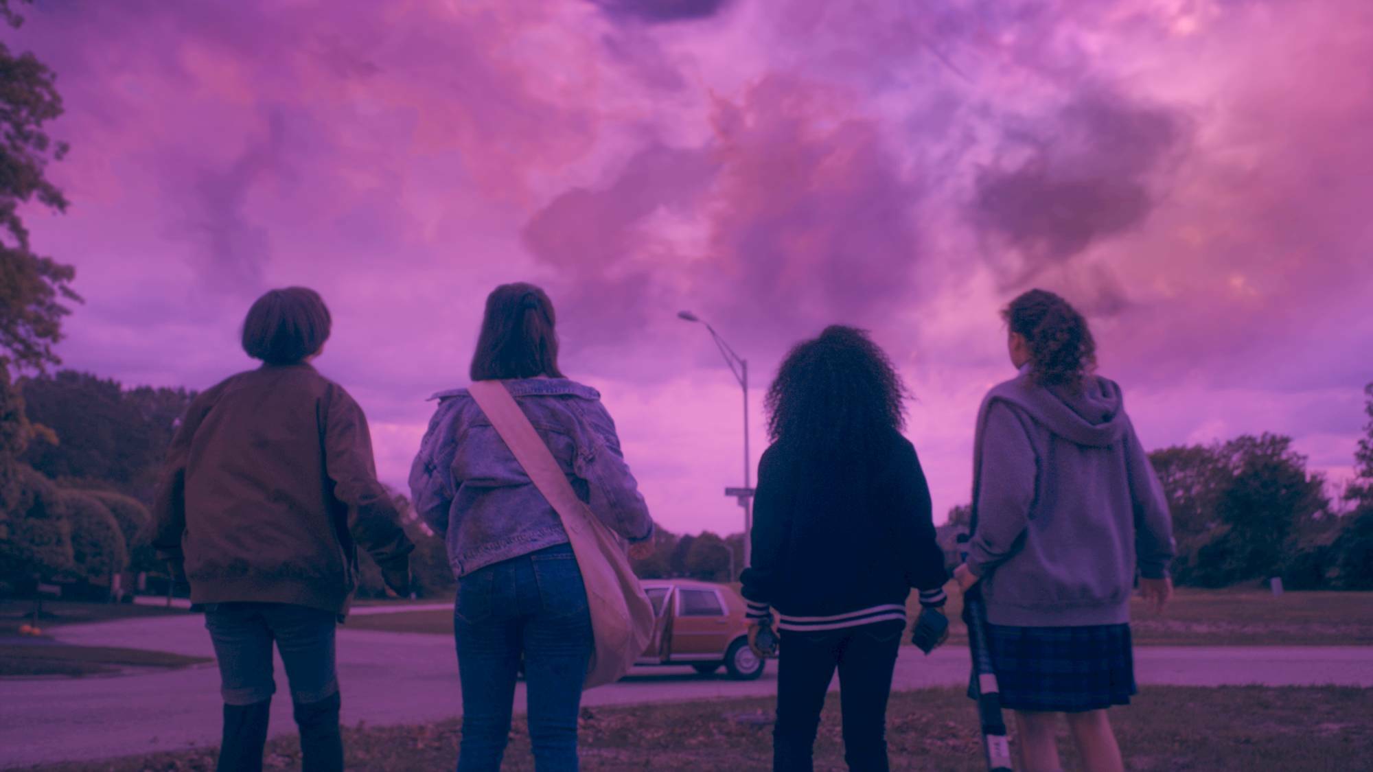 Freunde, Lila Himmel, Rückenansicht, Abend, Spaziergang, Full HD, Windows-Hintergrundbild