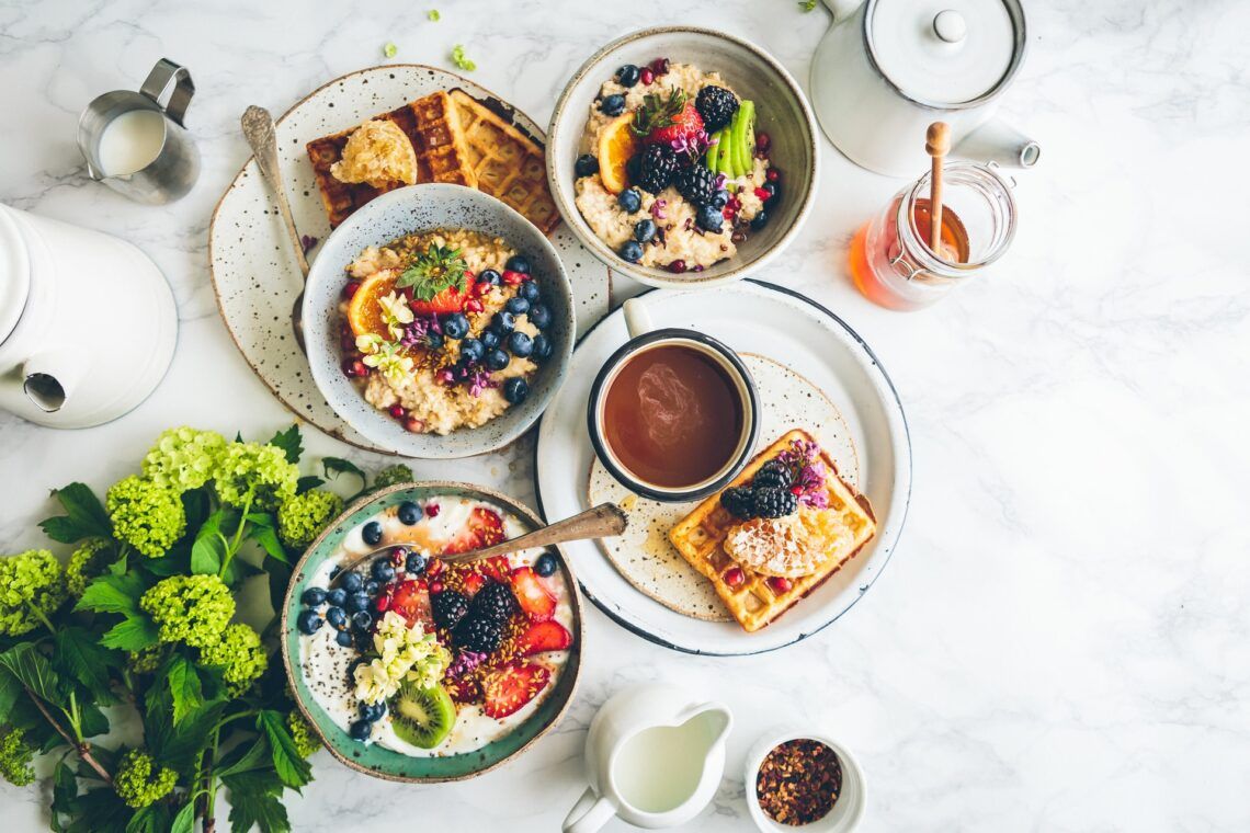 Frühstück, Waffeln, Porridge, Beeren, Marmortisch, Hintergrundbild