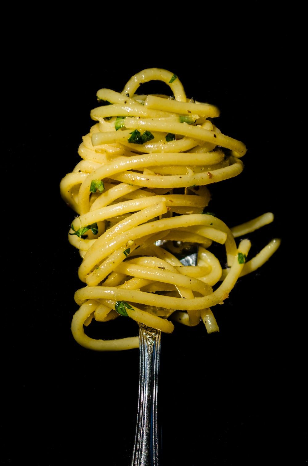 Tagliatelle, Gabel, Schwarzer Hintergrund, HD, Sperrbildschirm fürs iPhone