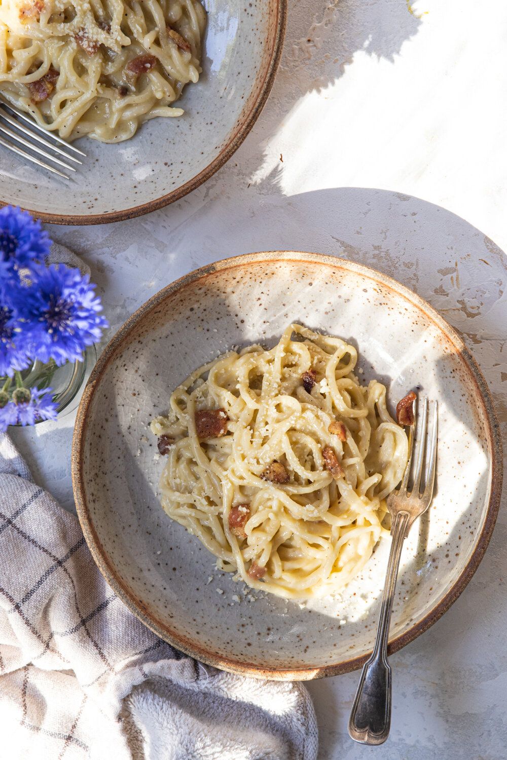 Fettuccine, Sahnesoße, Teller, Draufsicht, Hintergrundbild für iPhone und Android