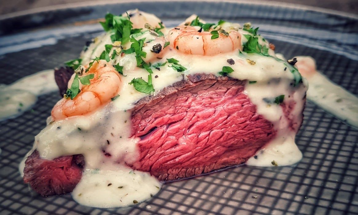 Steak, Garnelen, Sahnesauce, Surf and Turf, Grillrost, Hintergrundbild