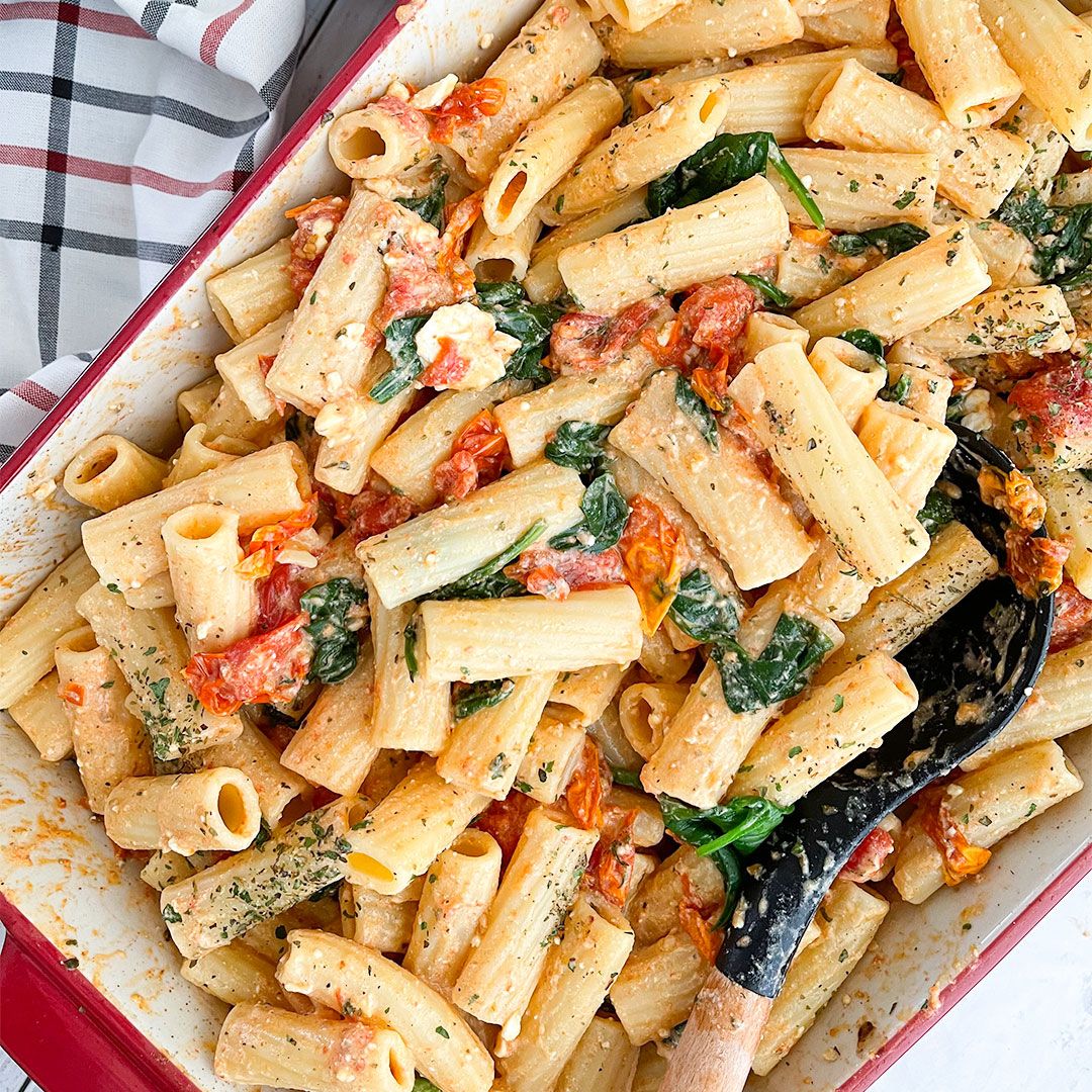 Rigatoni, Auflauf, Spinat, Tomaten, Hintergrundbild für iPad und Tablet