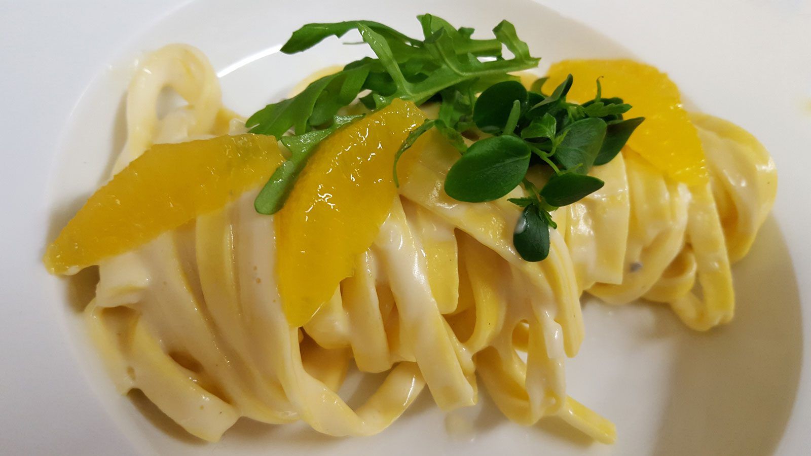 Tagliatelle, Orange, Sahnesoße, Kräuter, HD, Desktop-Hintergrund für Windows