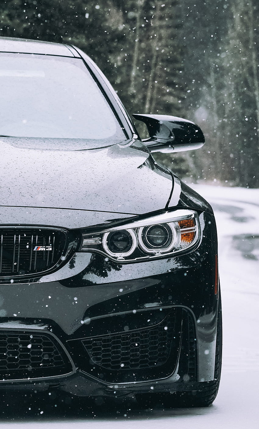 BMW M4, Schwarzer Sportwagen, Schnee, Winter, Wald, HD, Handy-Hintergrund im Hochformat