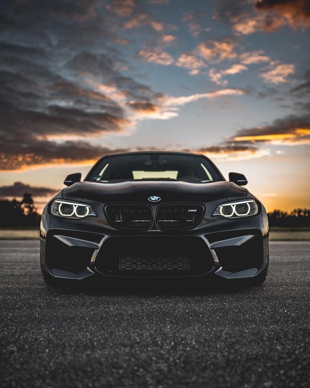 BMW M2, Schwarzes Coupé, Sonnenuntergang, Wolken, Frontansicht, Full HD, iPad-Hintergrundbild