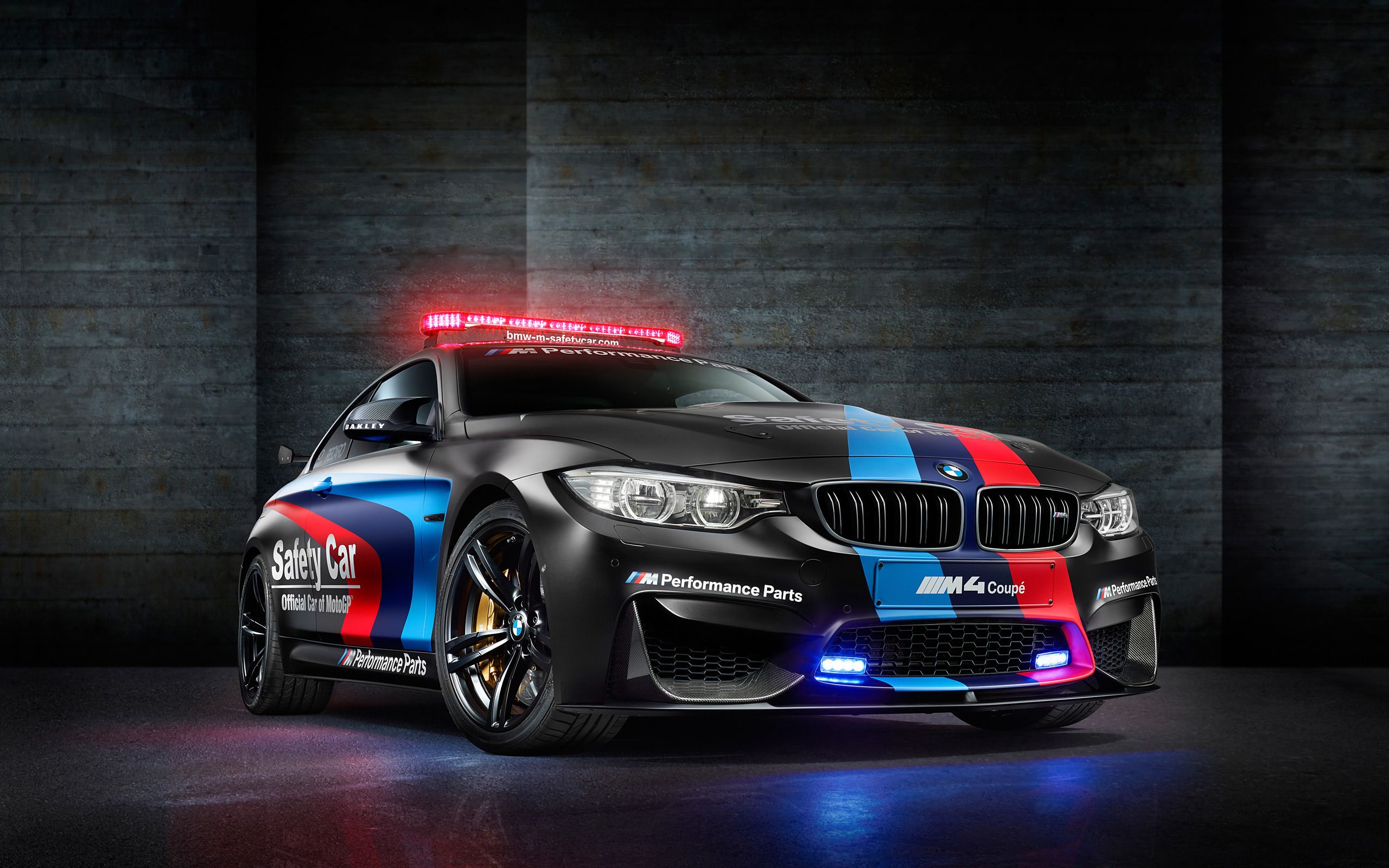 BMW M4, Safety Car, MotoGP, Blaulicht, M-Streifen, 2K, Desktop-Hintergrund für Windows