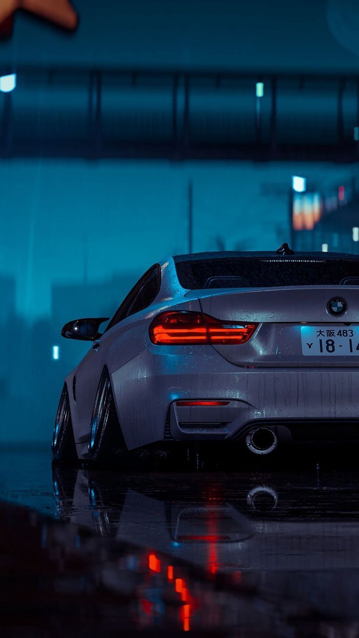 BMW M4, Heckansicht, Nacht, Blaues Licht, Rücklichter, Hochformat, Hintergrundbild fürs Smartphone