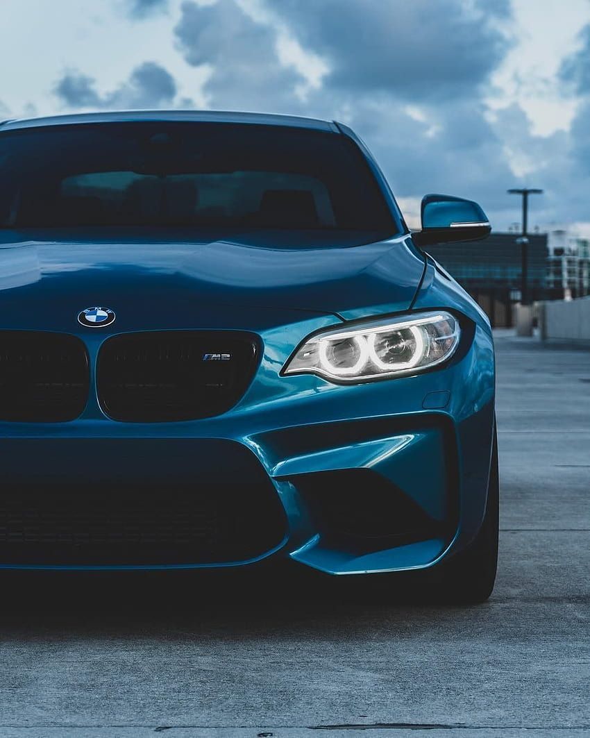 BMW M2 (F87), Blaues Auto, Frontansicht, Wolkenhimmel, Coupé, HD, iPad-Hintergrundbild