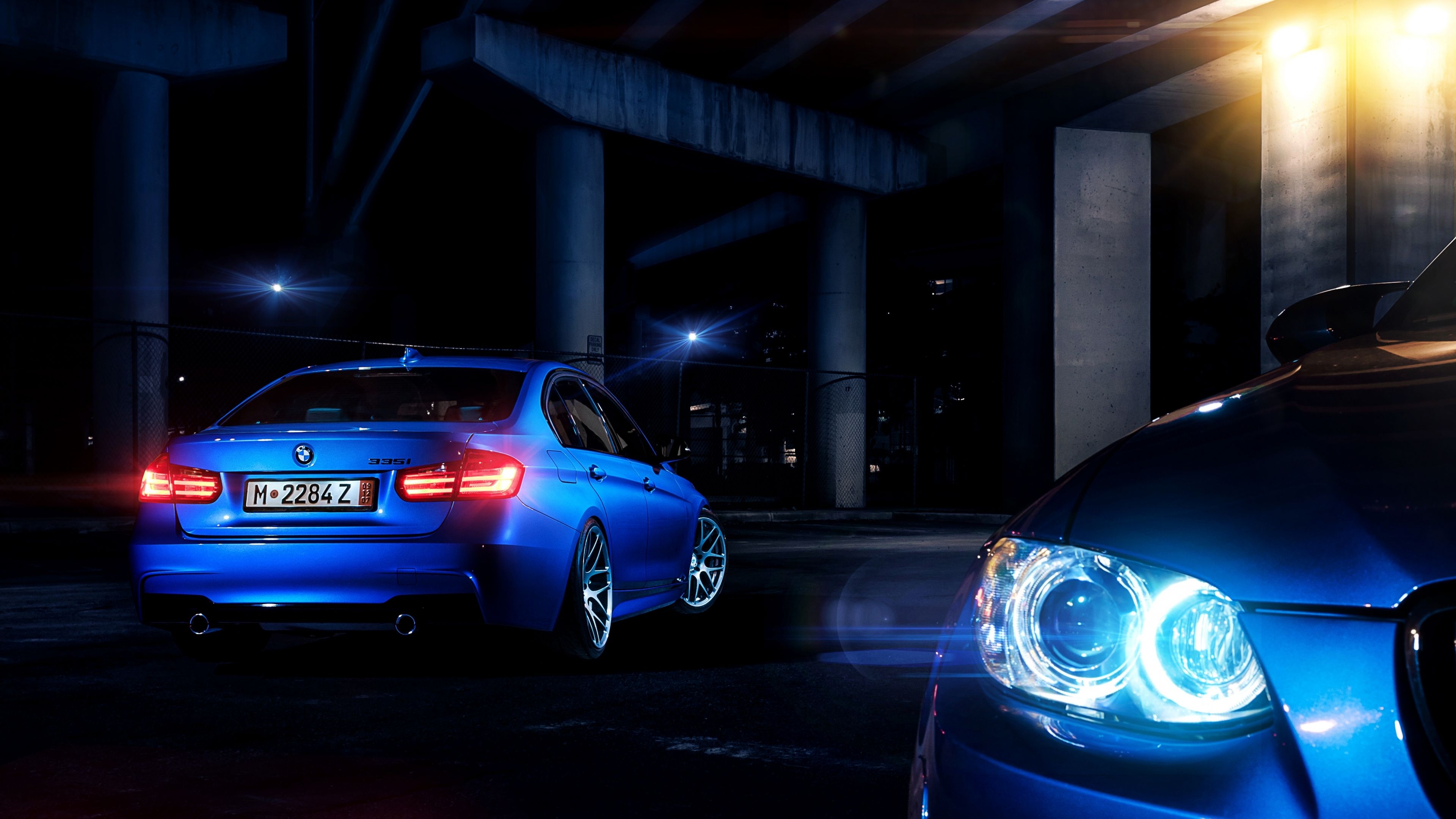 BMW M3, Blaues Auto, Angel Eyes, Nacht, Parkhaus, 16:9, 4K-Hintergrundbild für den Desktop