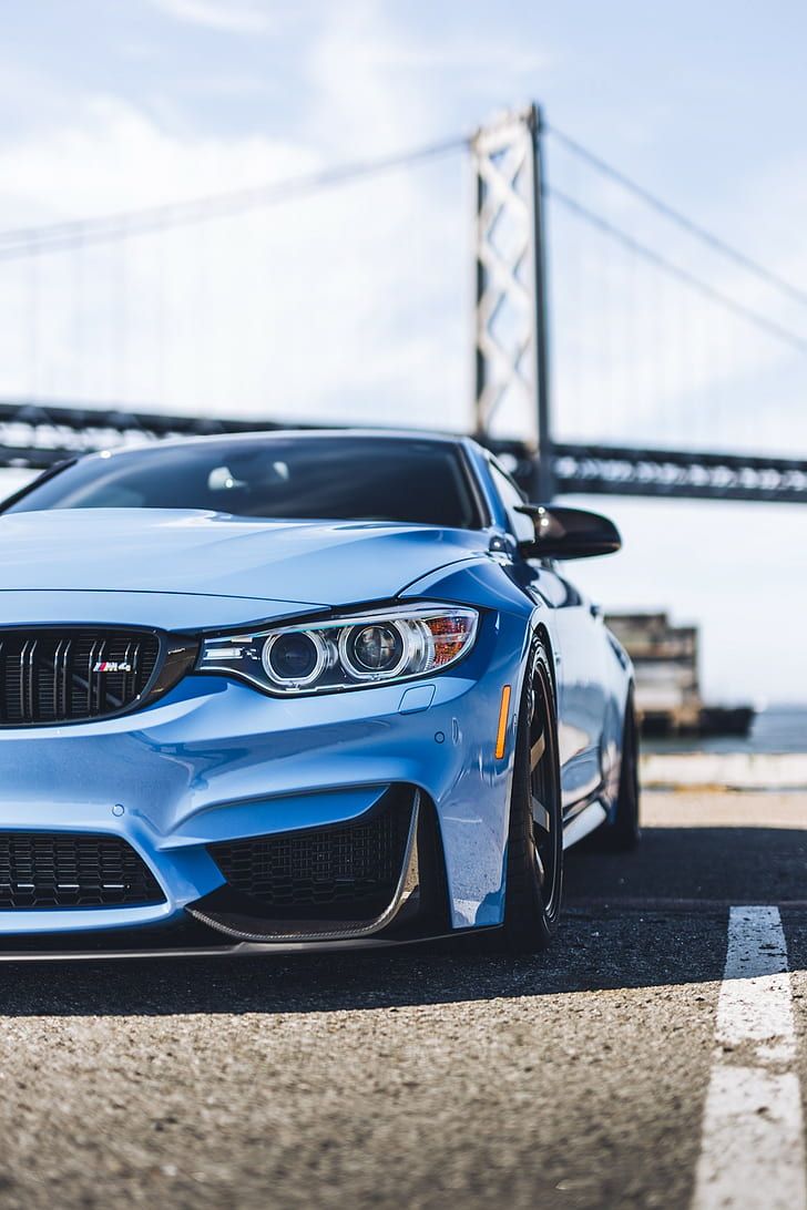 BMW M3 (F80), Hellblaues Auto, Hängebrücke, Frontansicht, Himmel, HD, Handy-Hintergrund
